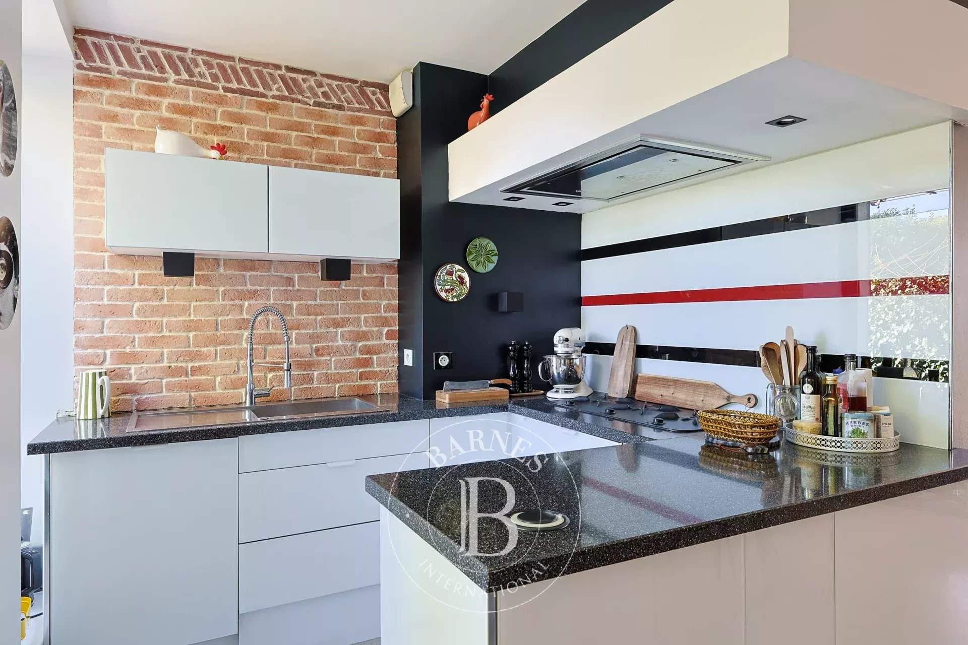 Marseille  - Maison 7 Pi&egrave;ces 4 Chambres - picture 6