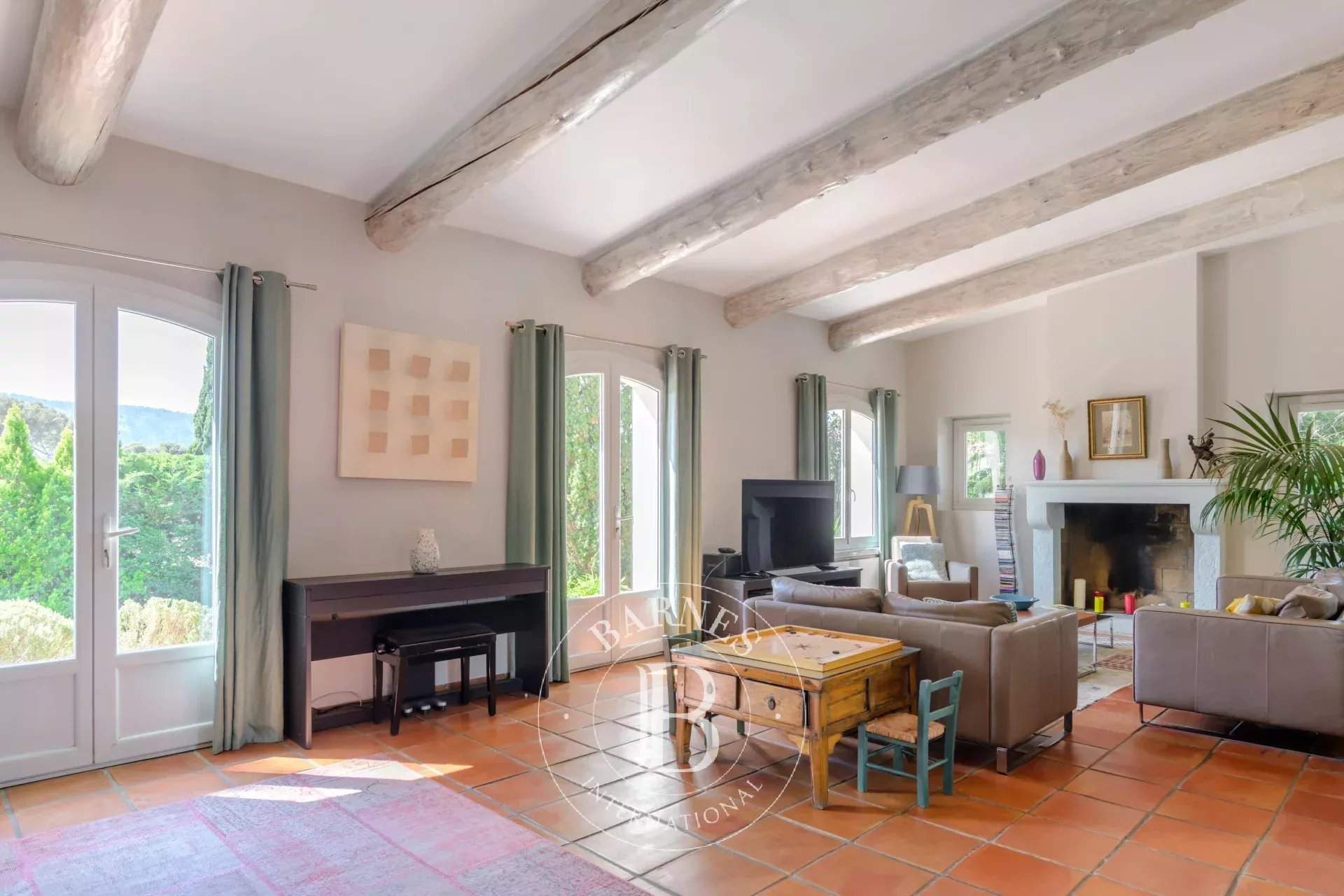 Aubagne  - Maison 8 Pièces 6 Chambres - picture 5