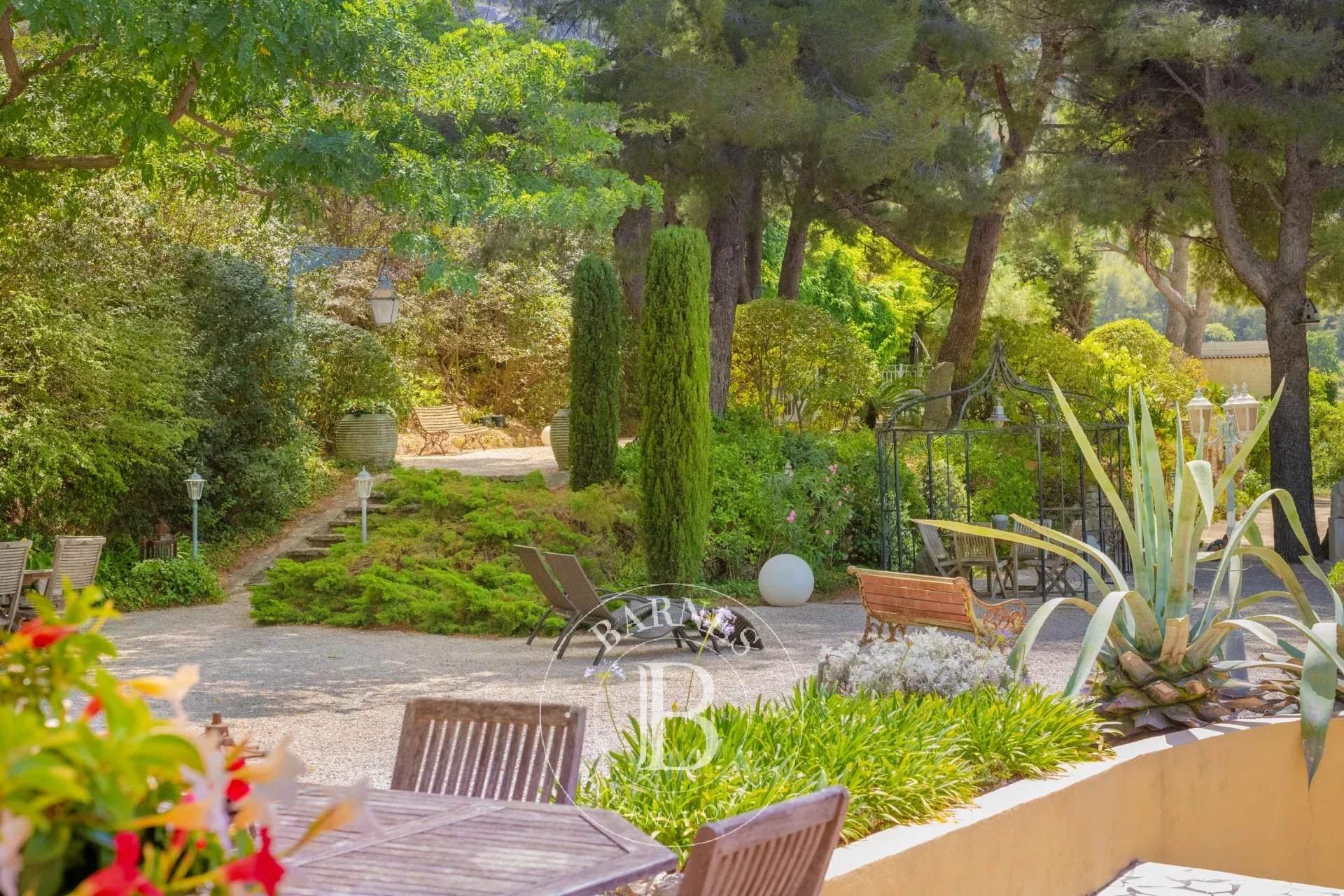 Cassis  - Property 4 Bedrooms - picture 1