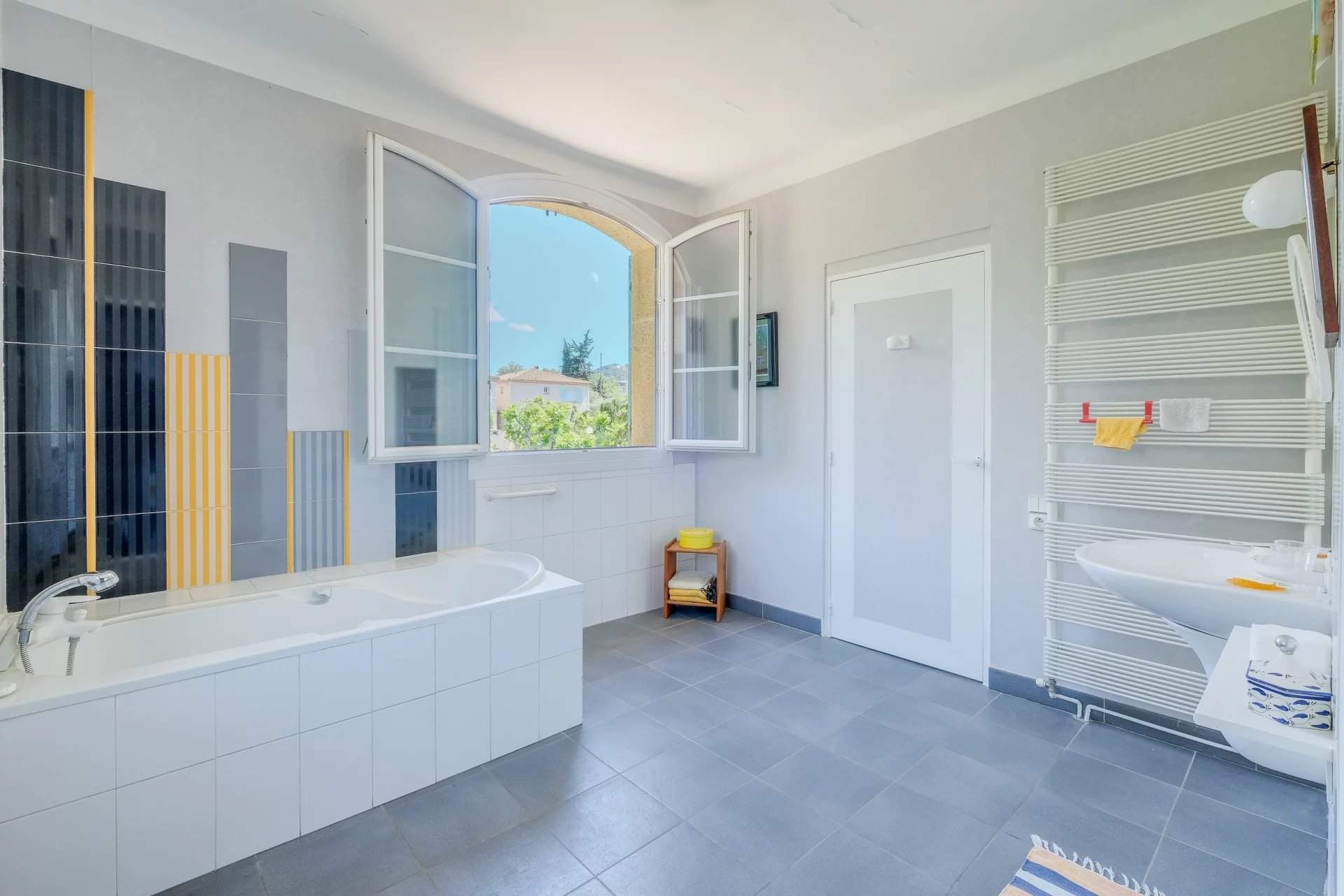 Marseille  - House 7 Bedrooms - picture 5