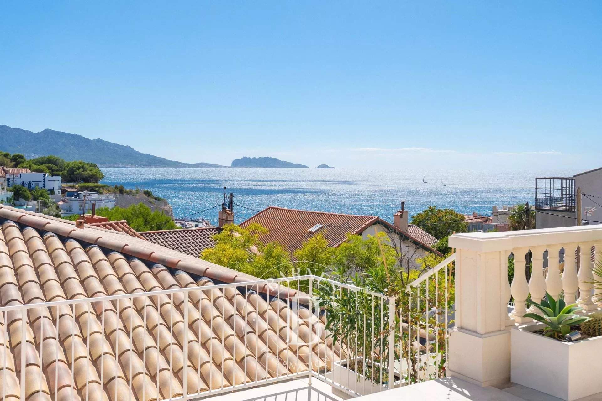 Marseille  - Villa 4 Bedrooms - picture 1