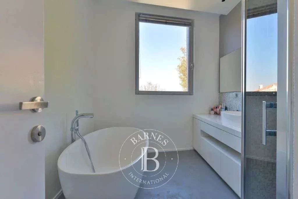 Marseille  - House 5 Bedrooms - picture 8