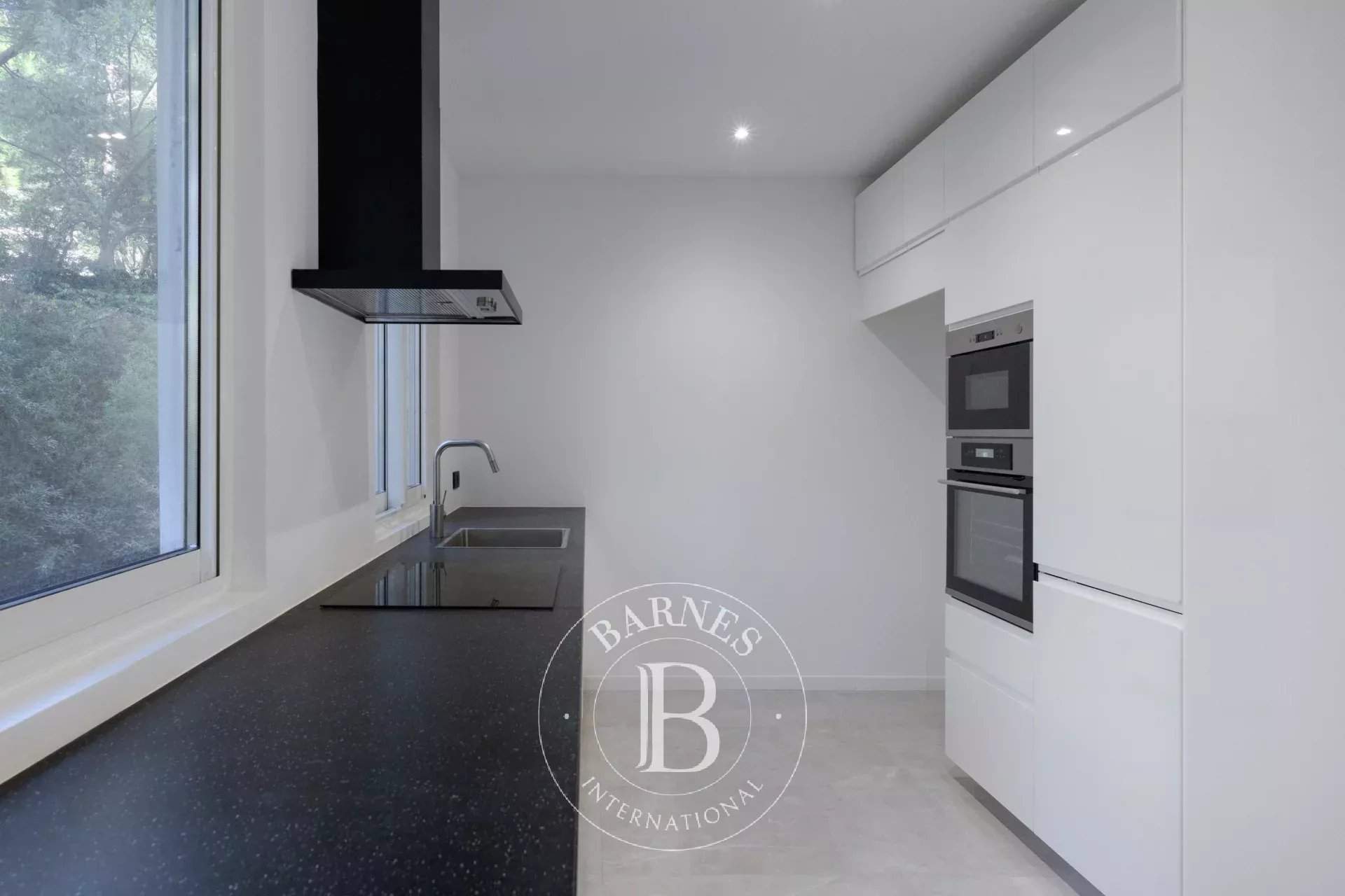 Marseille  - Appartement 6 Pièces 3 Chambres - picture 8