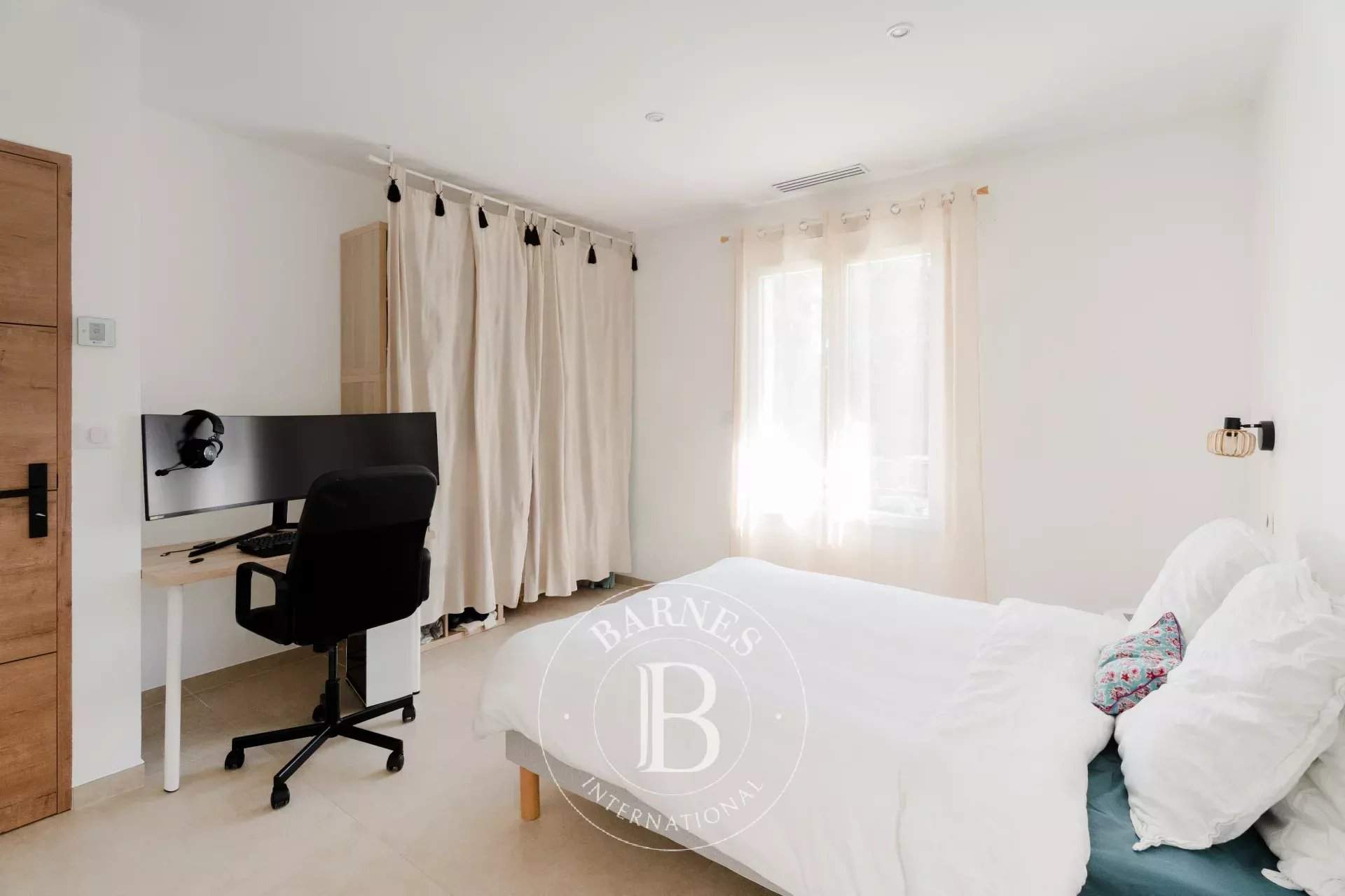 Cabriès  - Maison 7 Pi&egrave;ces 5 Chambres - picture 16