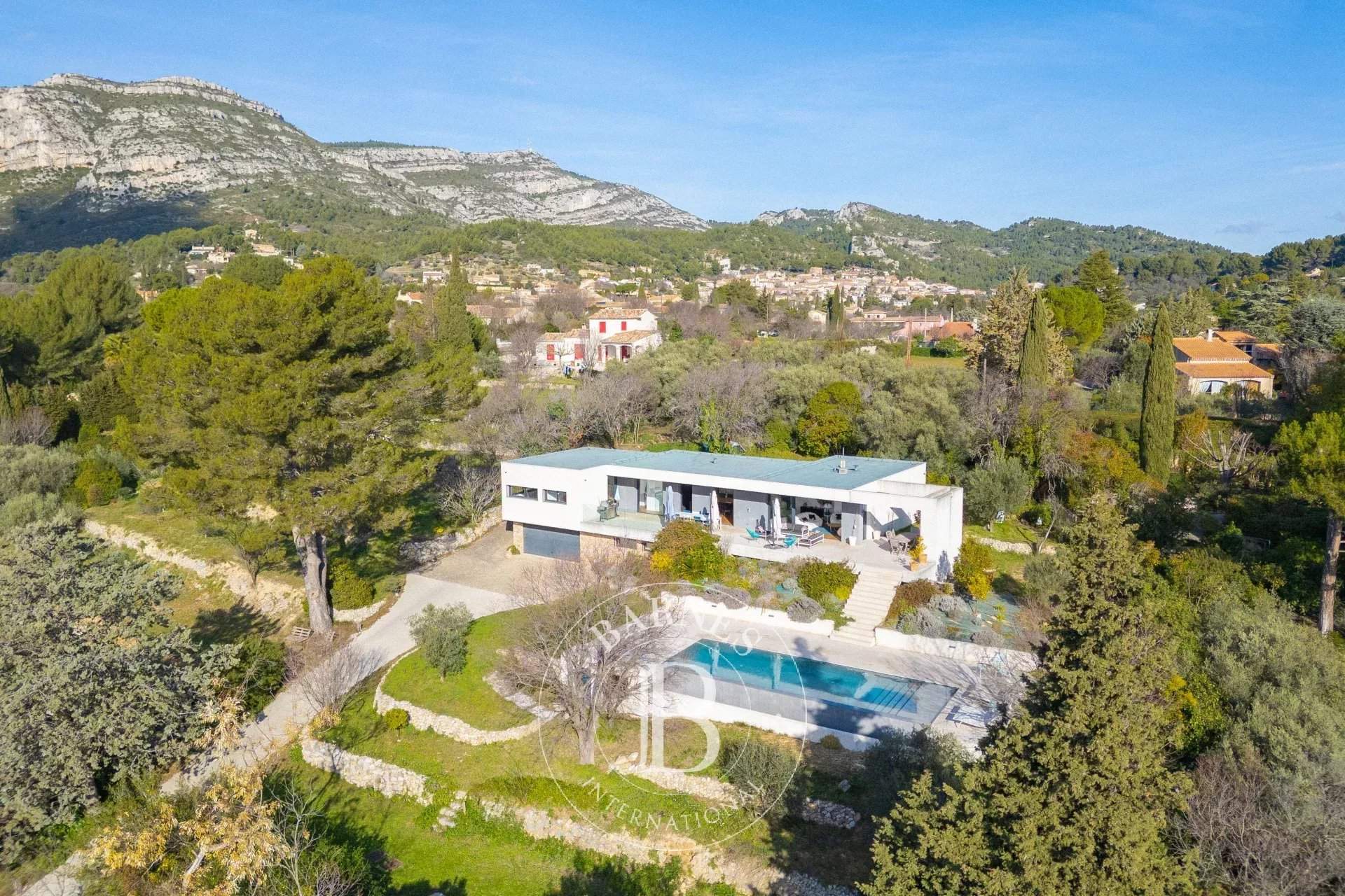 Roquevaire  - Maison 5 Pi&egrave;ces 4 Chambres - picture 1