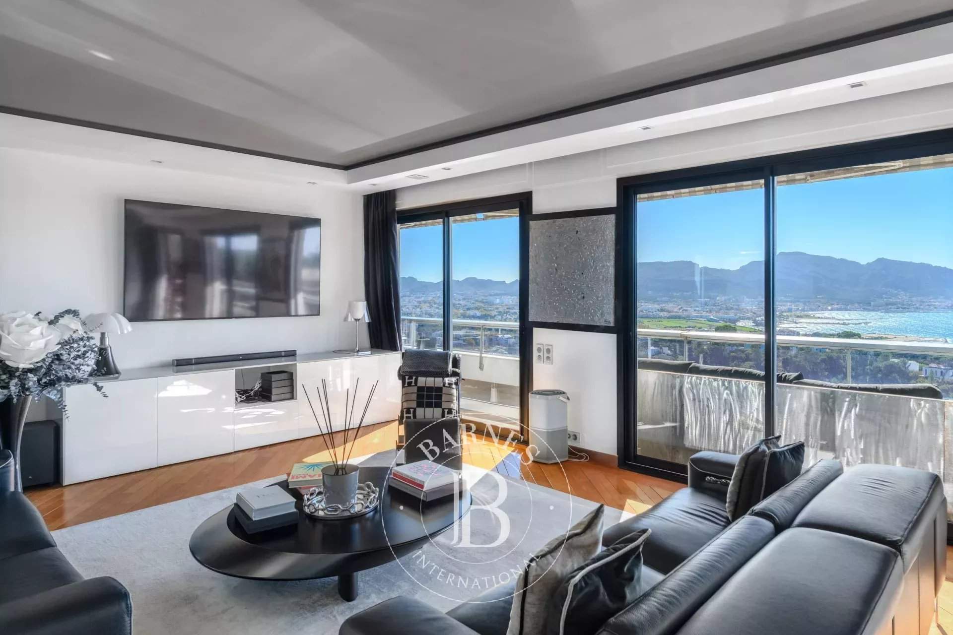 Marseille  - Appartement 6 Pièces 4 Chambres - picture 6