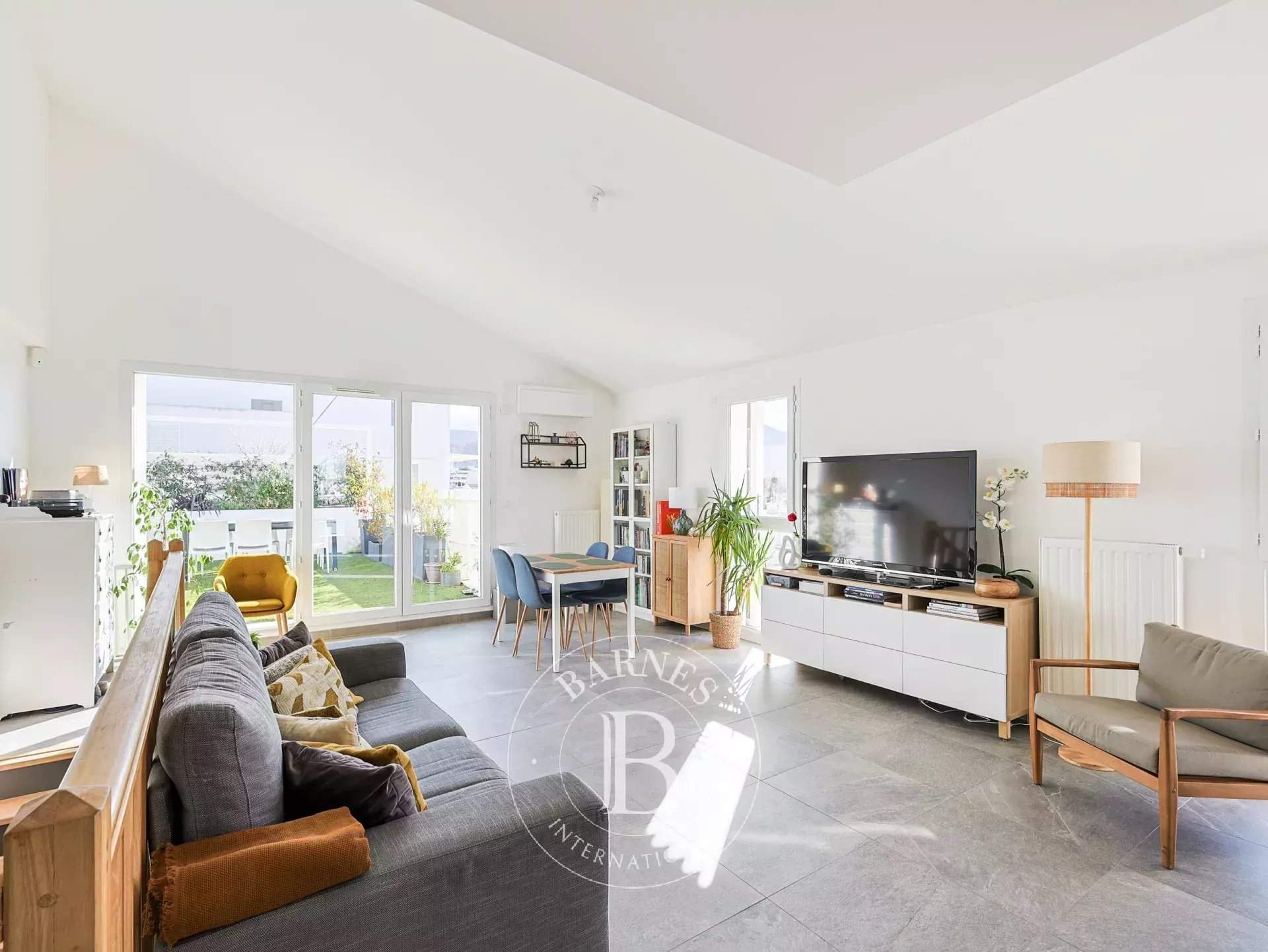 Marseille  - Apartment 3 Bedrooms - picture 2