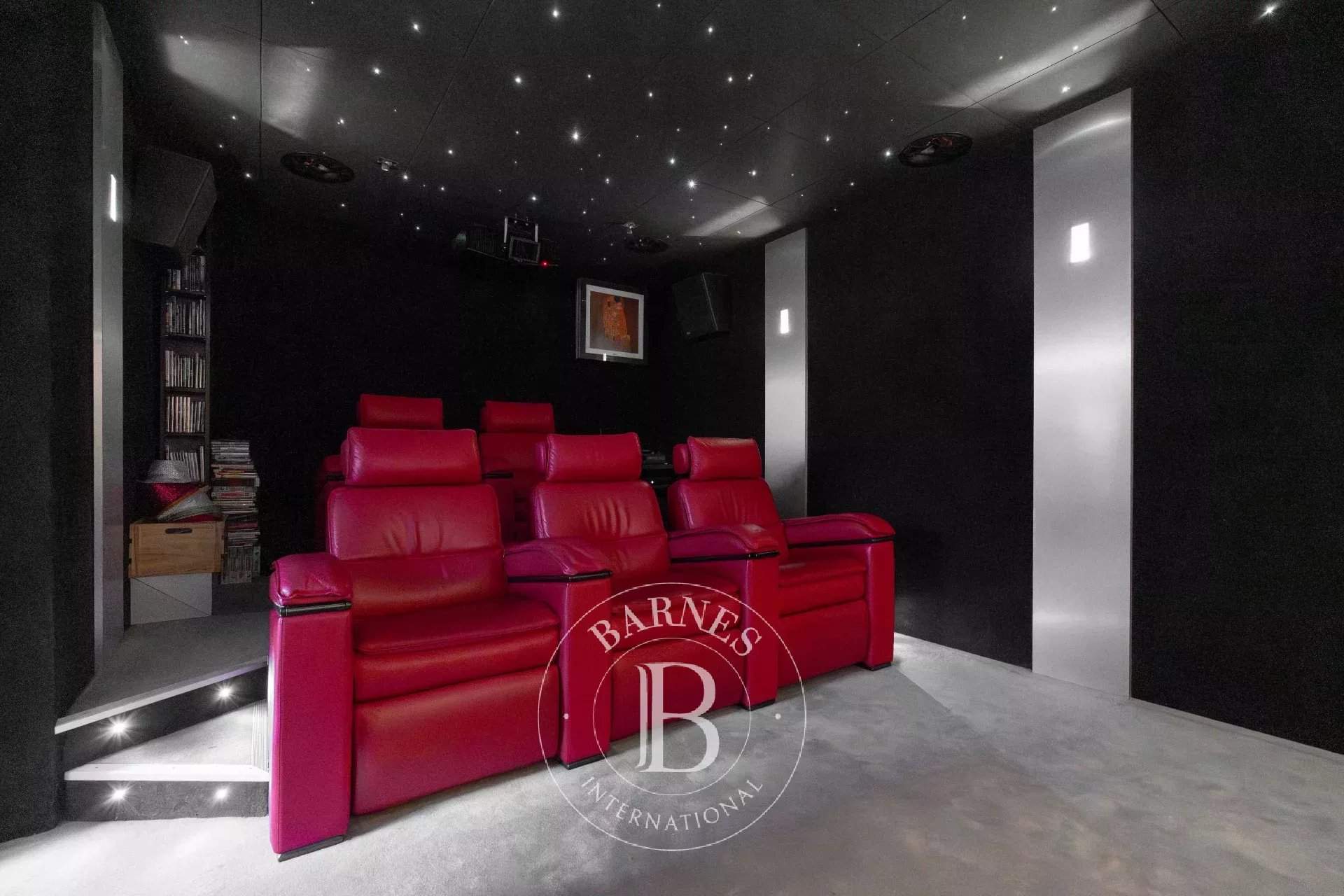 Marseille  - Maison 7 Pièces 5 Chambres - picture 13