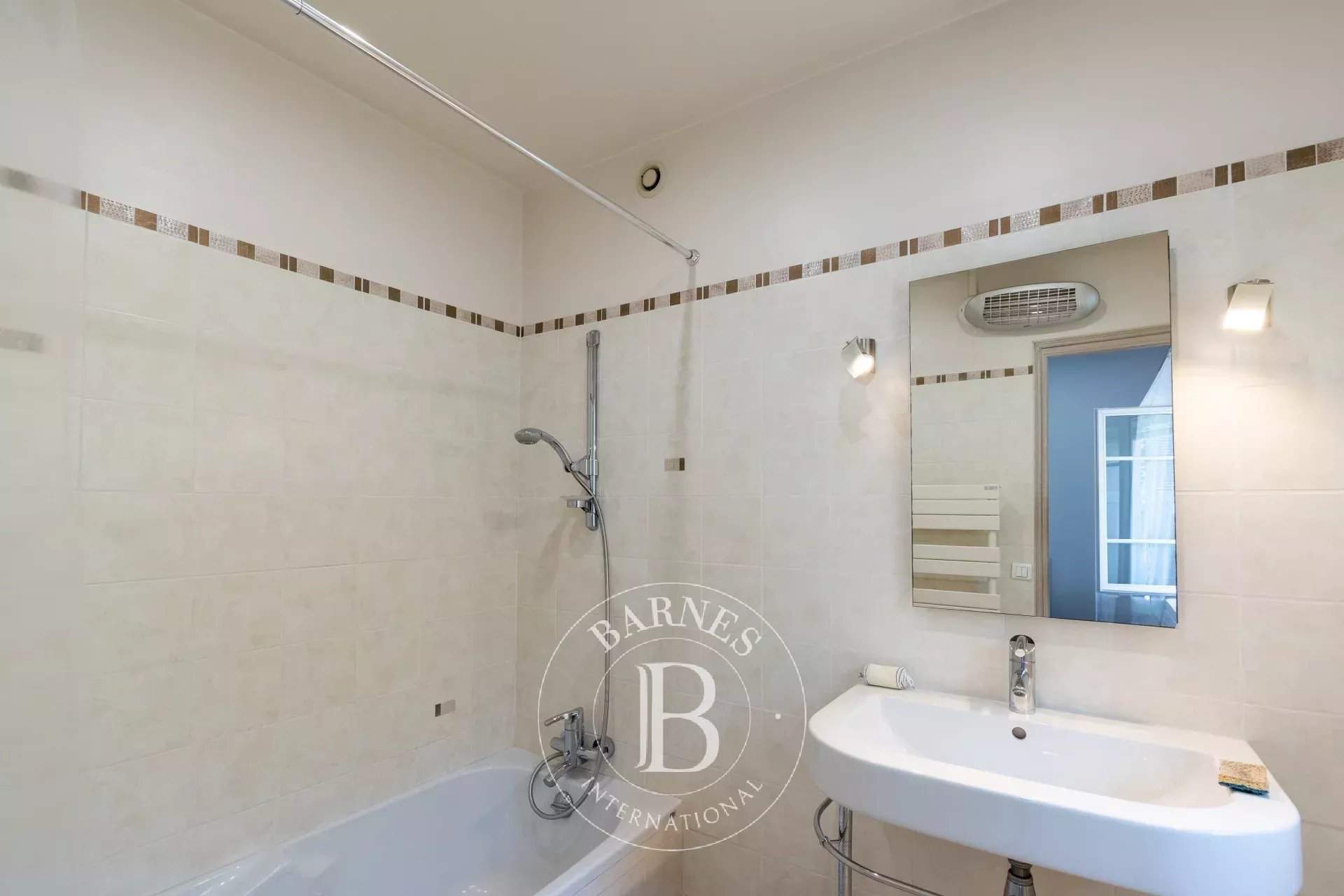 Aix-en-Provence  - House 6 Bedrooms - picture 14