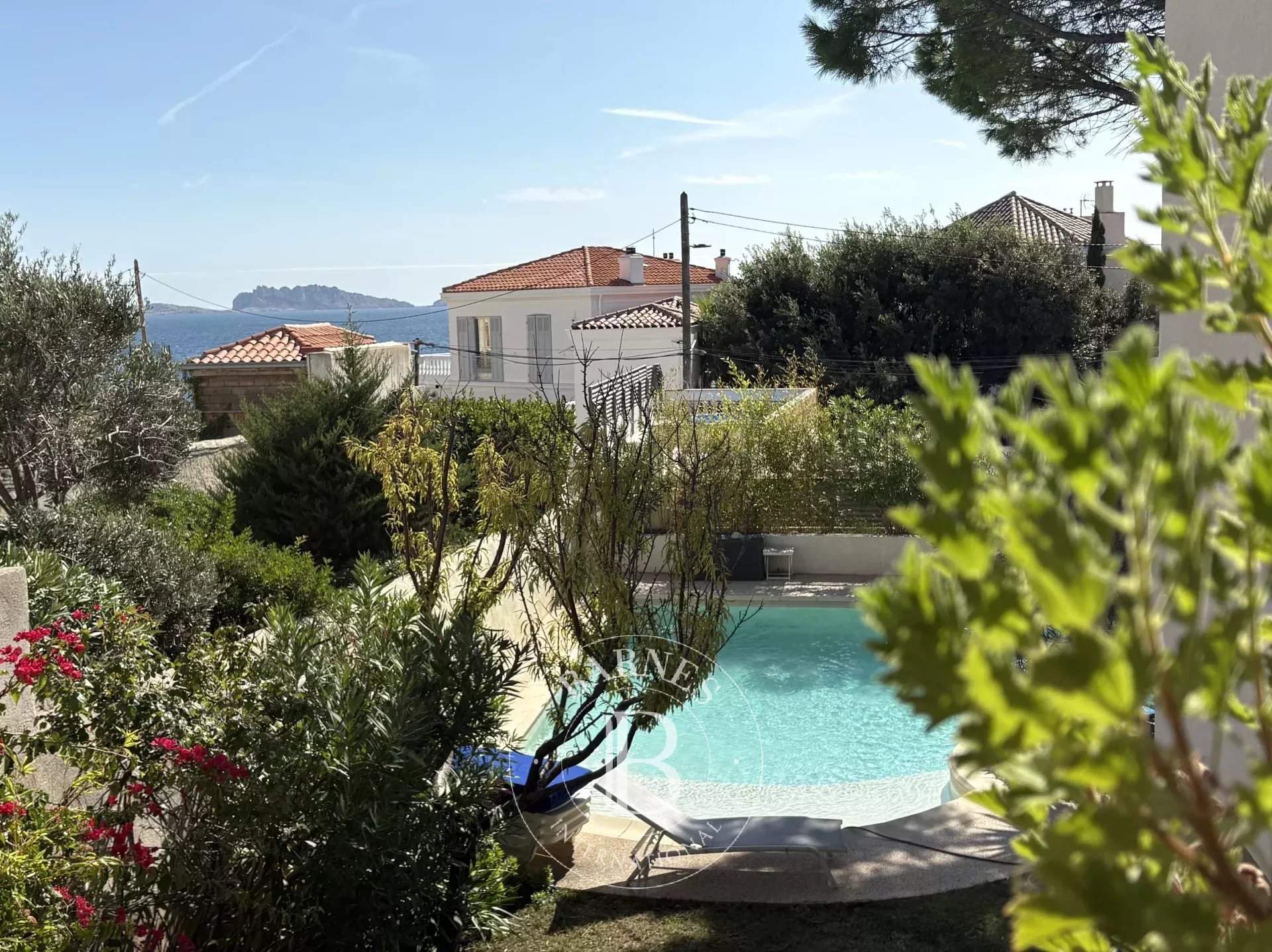 Marseille  - Maison 6 Pièces 5 Chambres - picture 1