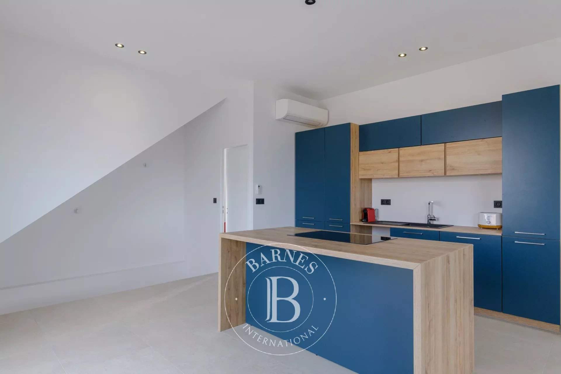 Marseille  - Villa 5 Pi&egrave;ces 4 Chambres - picture 9