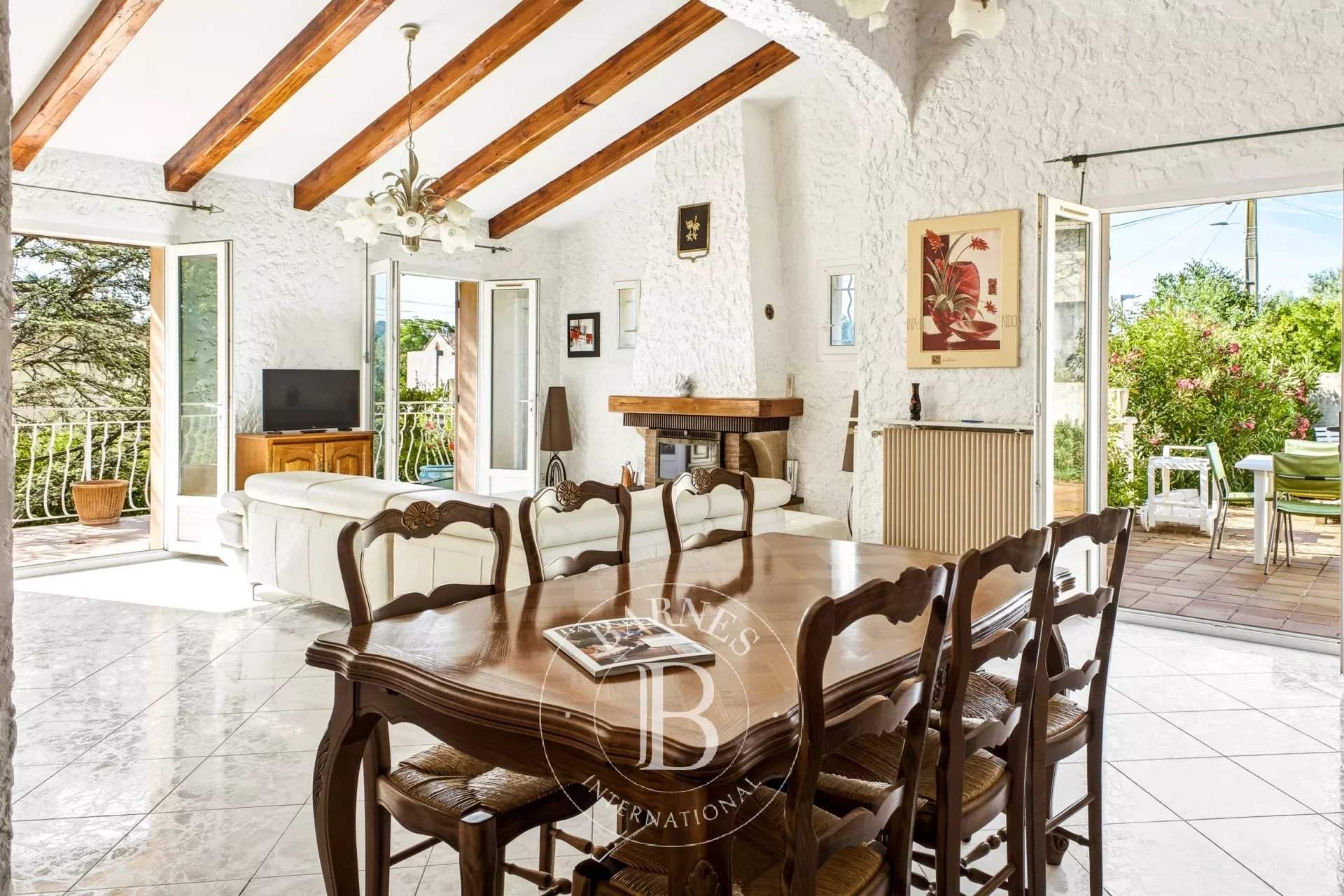 Plan-de-Cuques  - Maison 8 Pi&egrave;ces 6 Chambres - picture 4