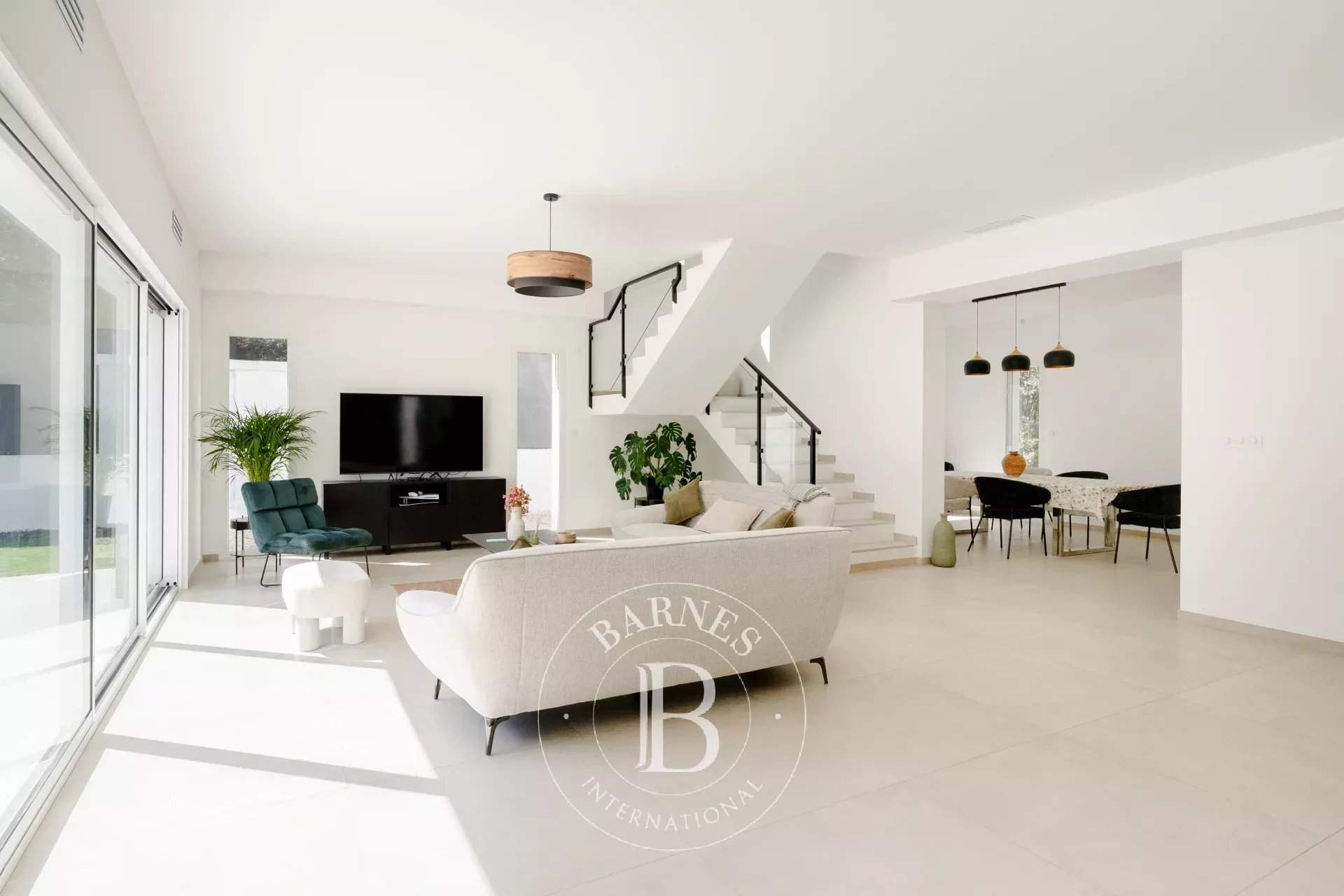 Cabriès  - Maison 7 Pi&egrave;ces 5 Chambres - picture 3