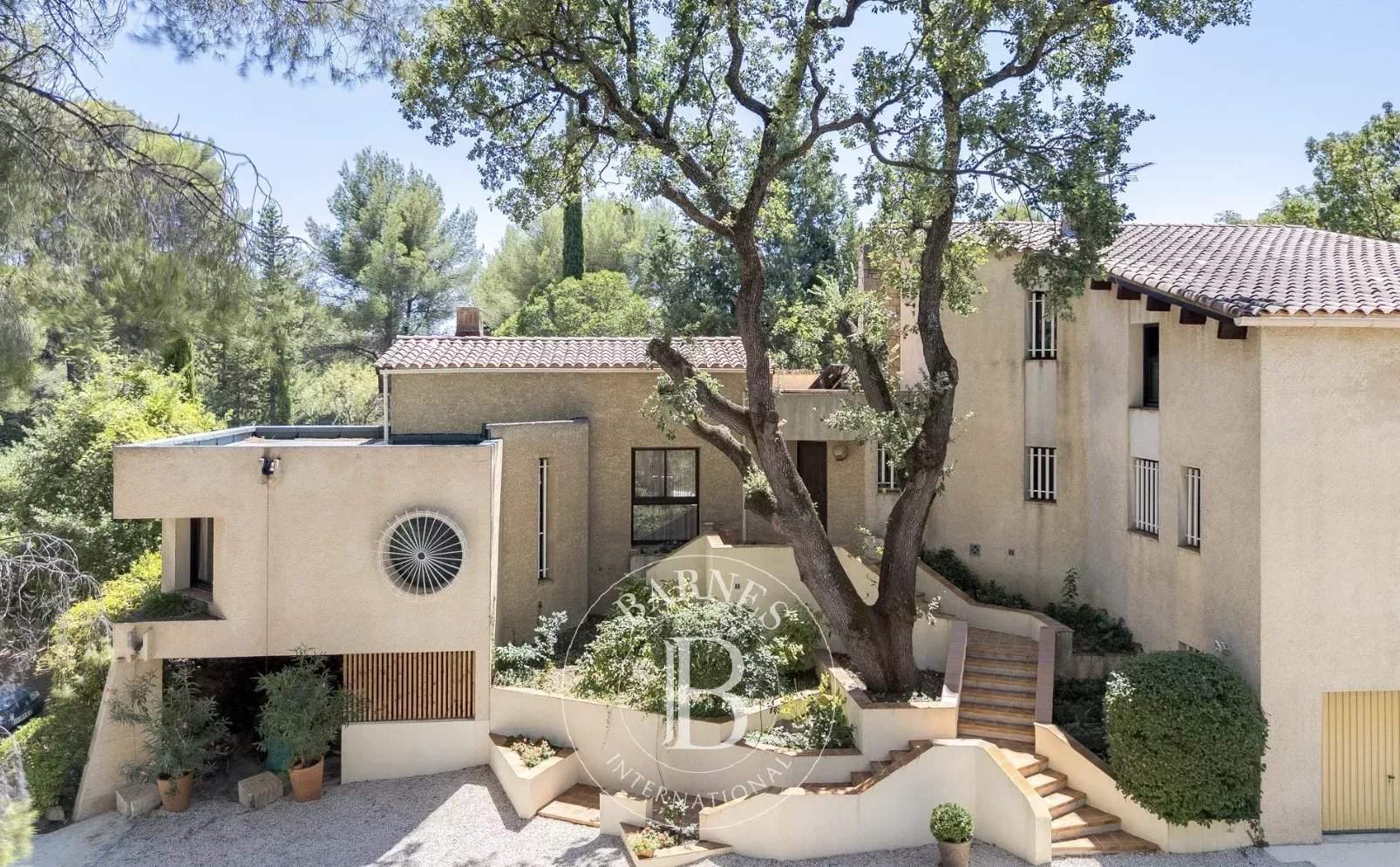 Aubagne  - Villa 12 Pi&egrave;ces 4 Chambres - picture 1