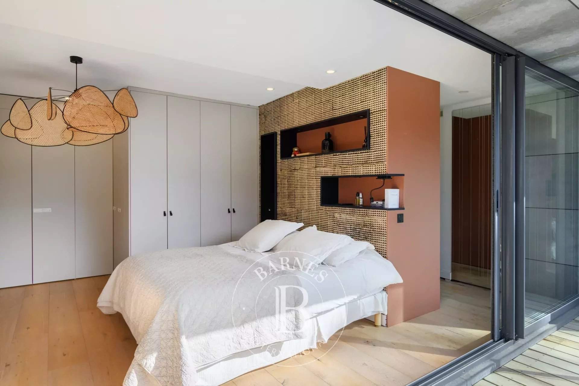 Marseille  - Maison 6 Pi&egrave;ces 4 Chambres - picture 12