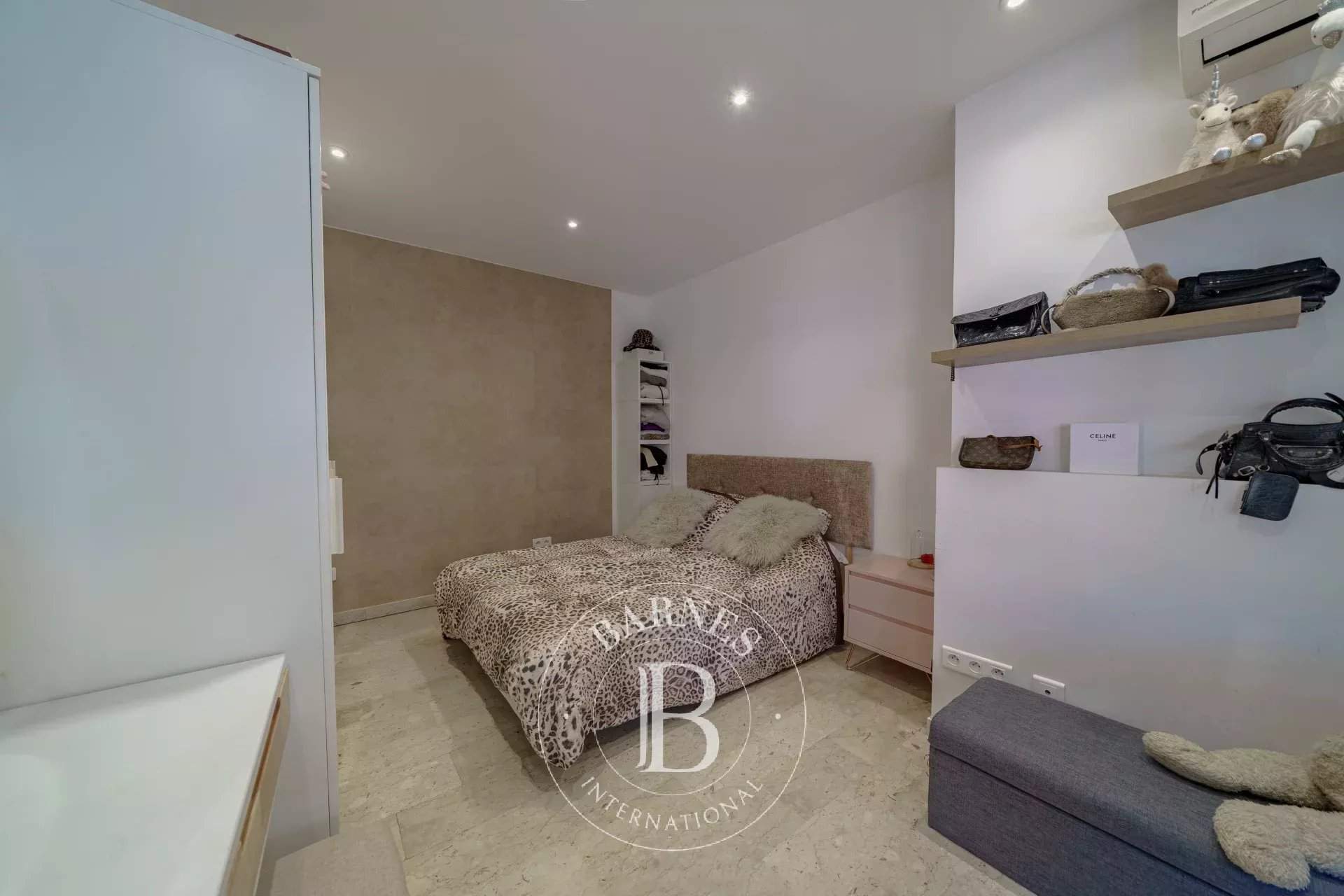 Marseille  - Apartment 4 Bedrooms - picture 9