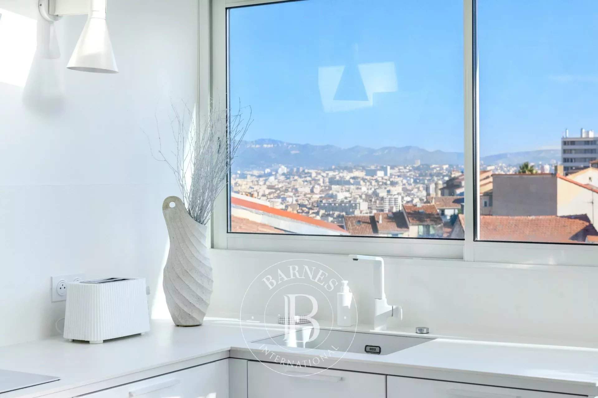Marseille  - Apartment 3 Bedrooms - picture 2