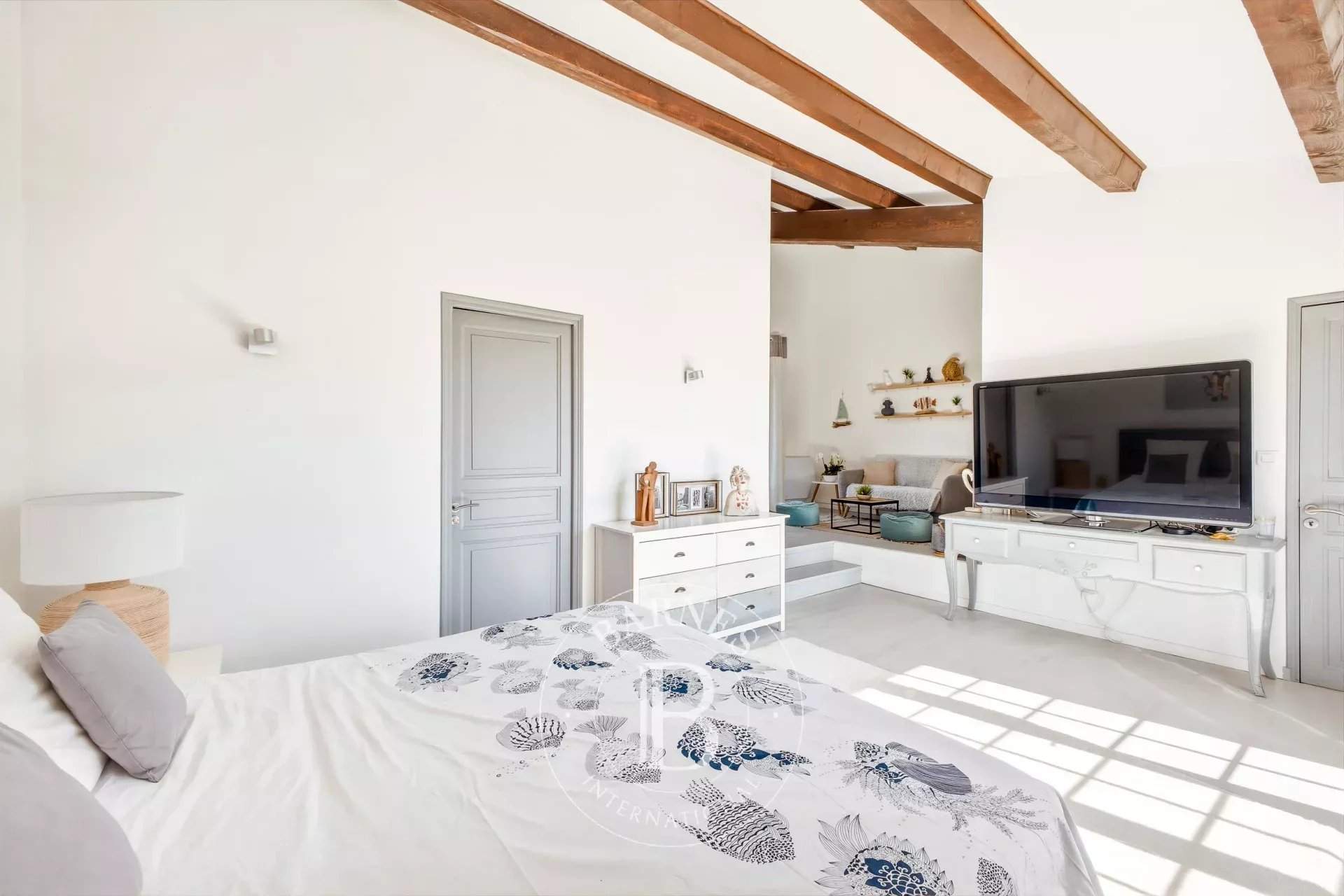 Aubagne  - Maison 7 Pi&egrave;ces 4 Chambres - picture 16