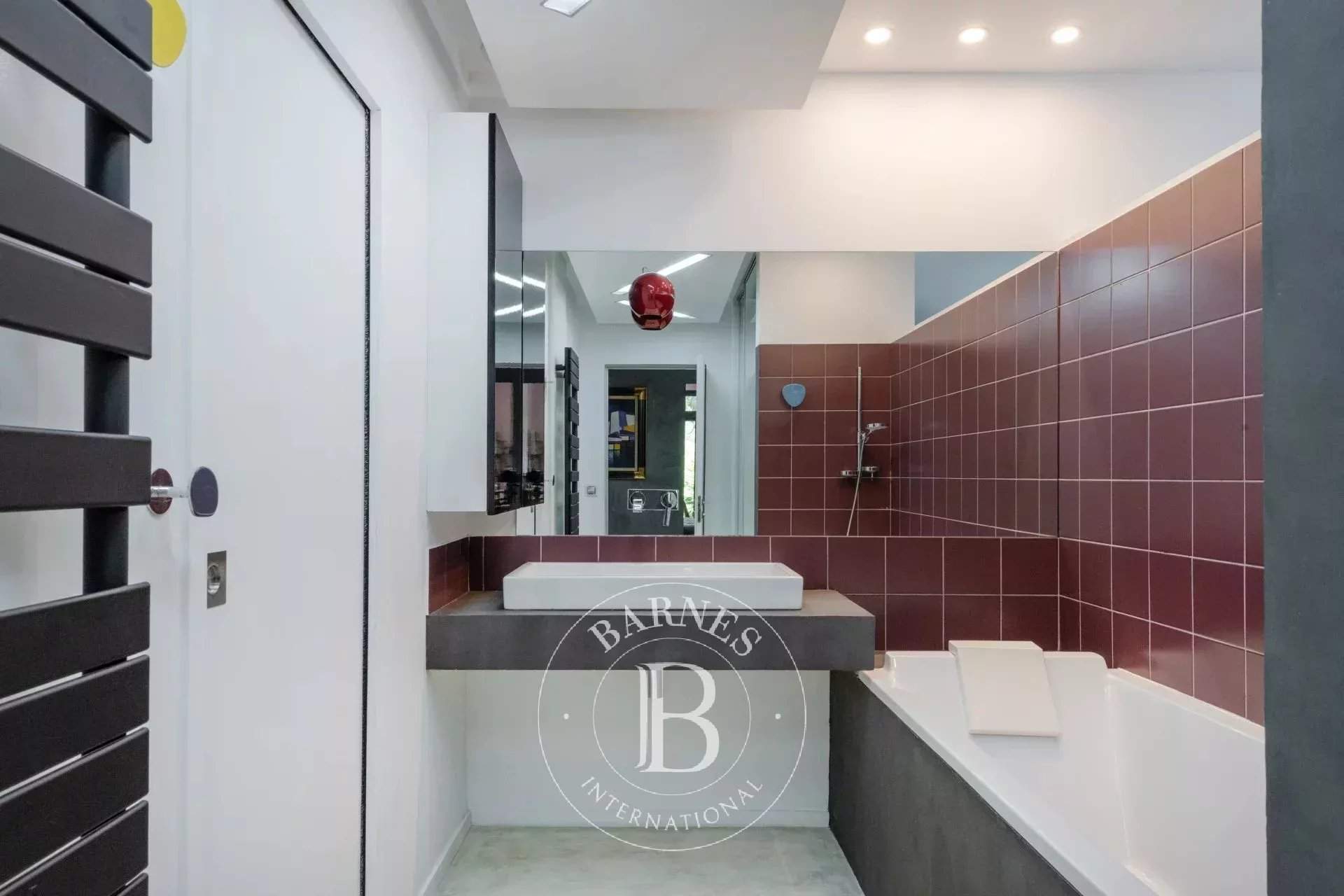 Marseille  - Maison 5 Pièces 4 Chambres - picture 14