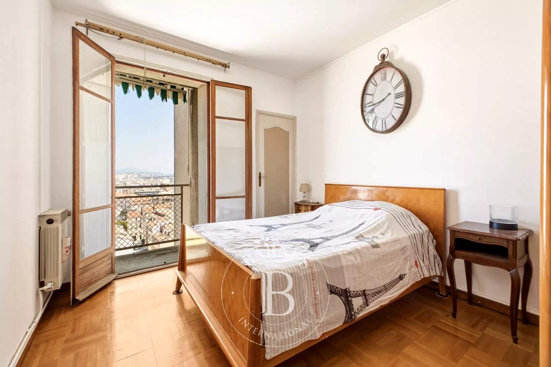 Marseille  - Appartement 5 Pi&egrave;ces 3 Chambres - picture 10