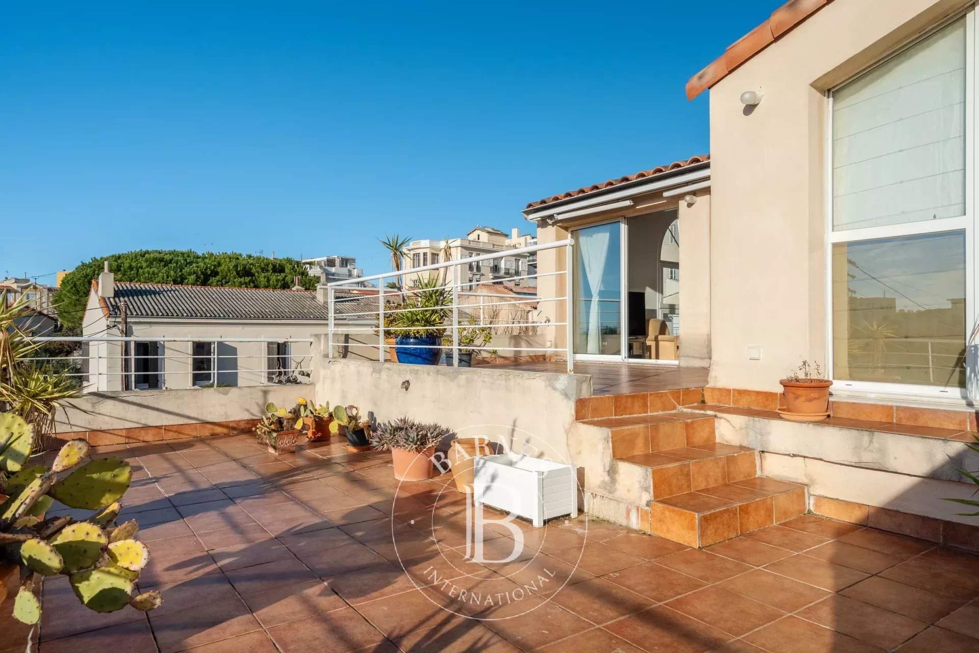 Marseille  - Apartment 3 Bedrooms - picture 12