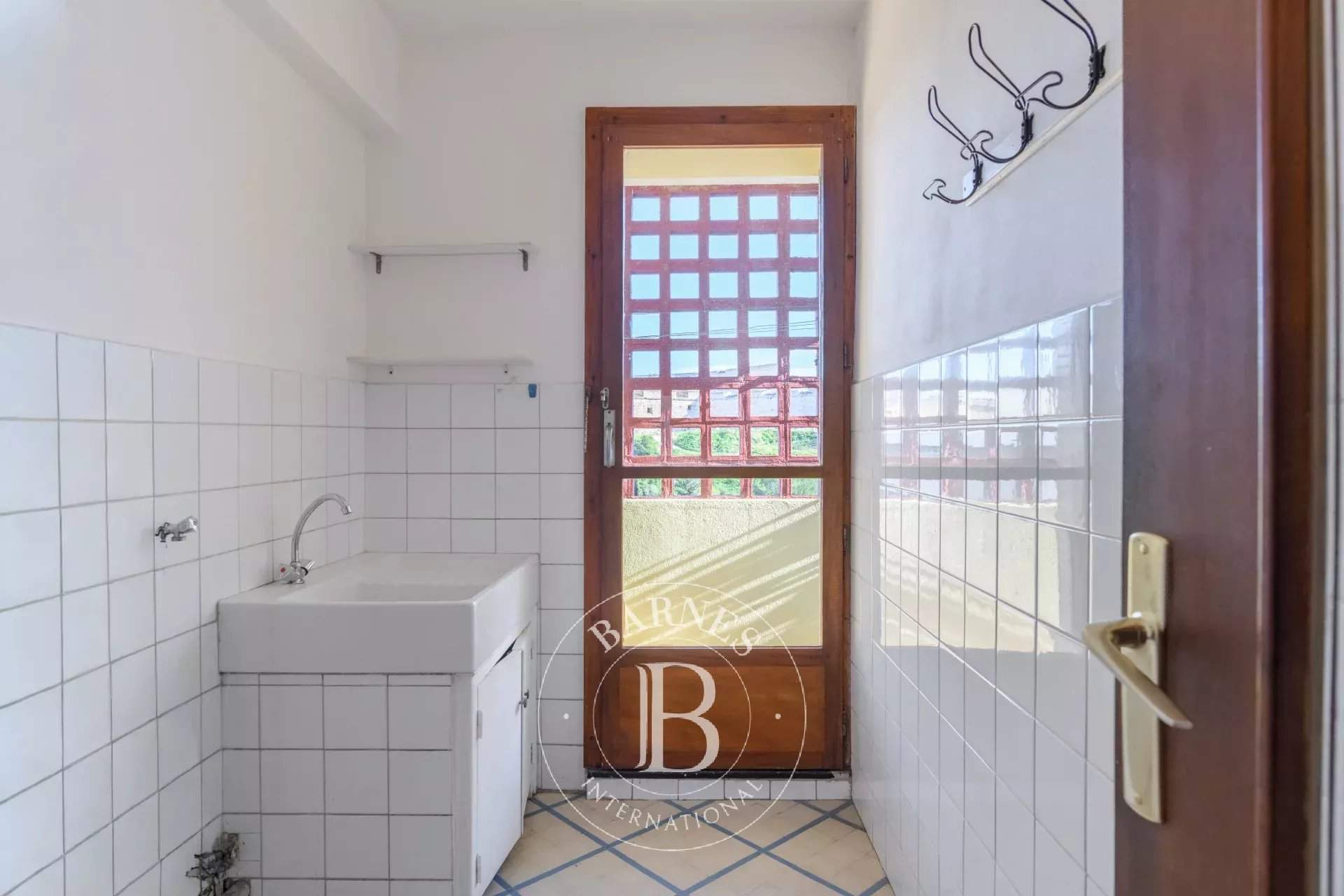 Marseille  - Appartement 8 Pi&egrave;ces 5 Chambres - picture 9