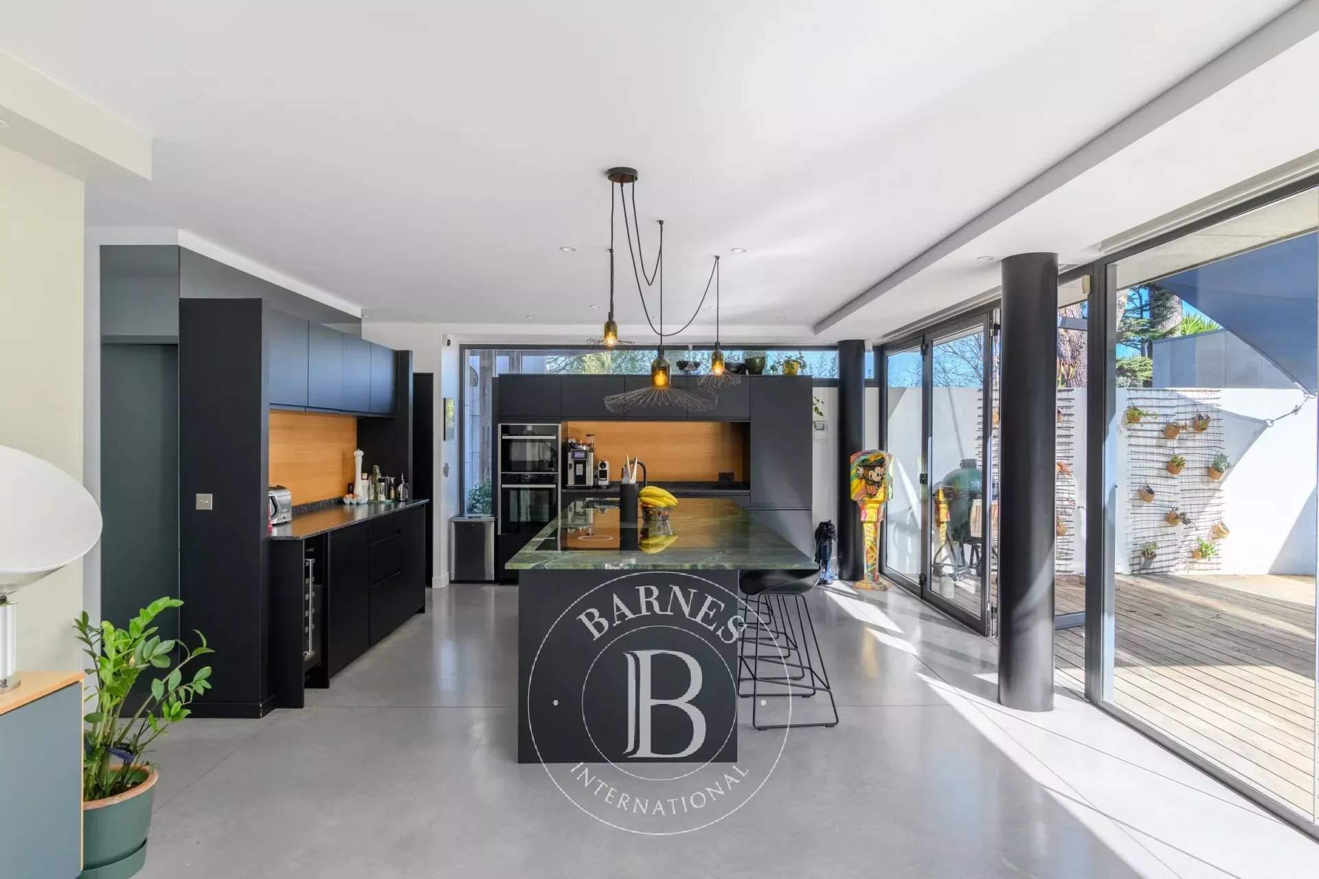 Marseille  - Maison 6 Pi&egrave;ces 4 Chambres - picture 4