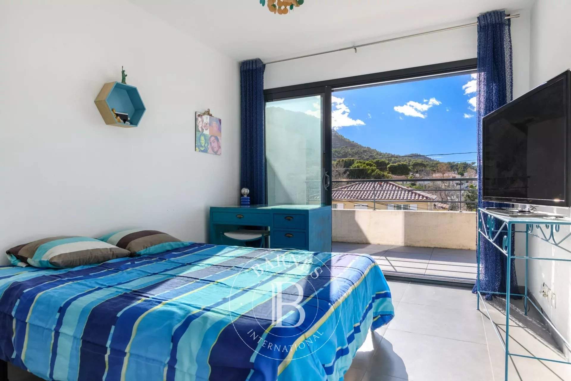 Marseille  - House 4 Bedrooms - picture 11