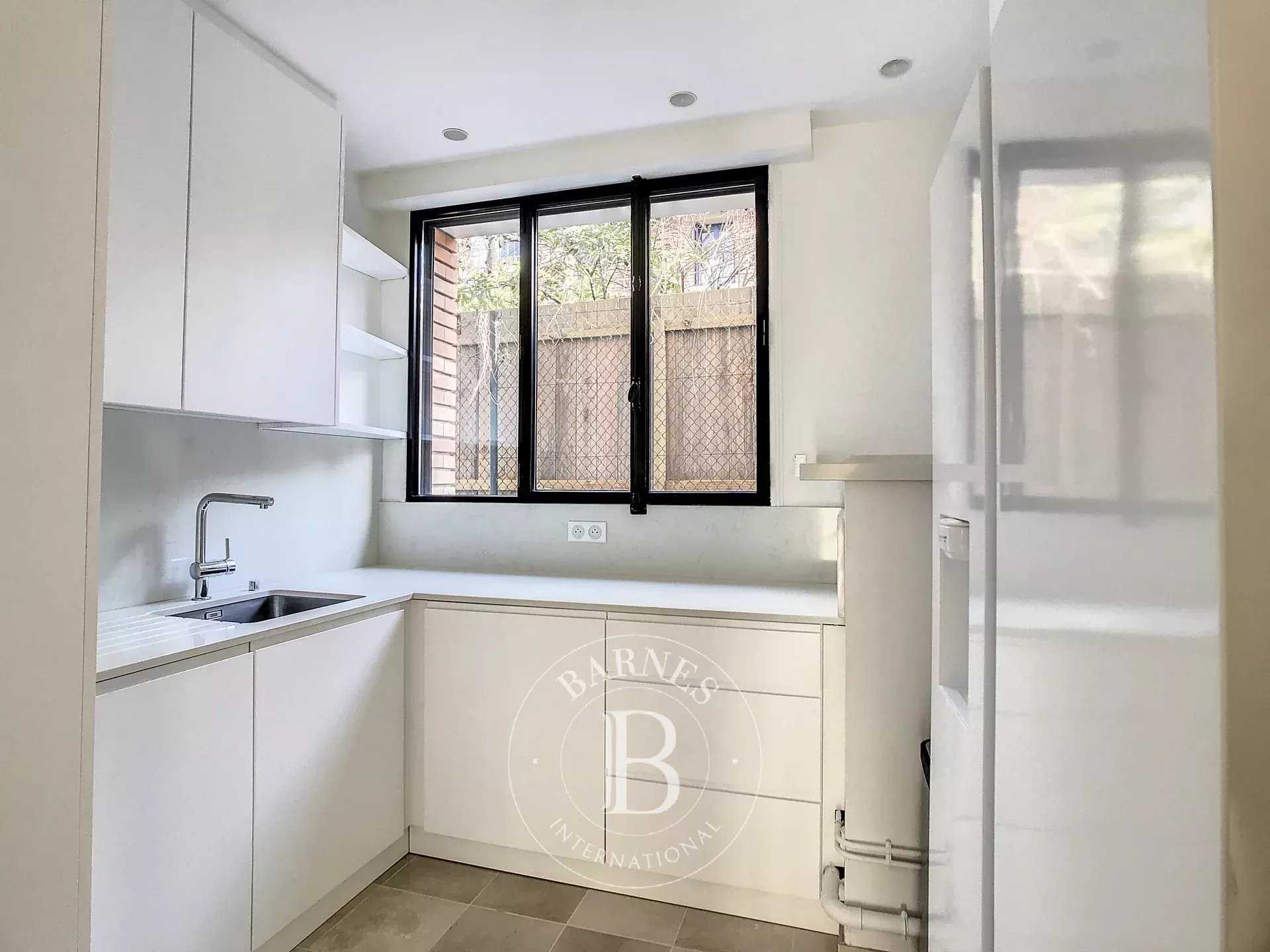 Neuilly-sur-Seine  - Maison 8 Pièces 5 Chambres