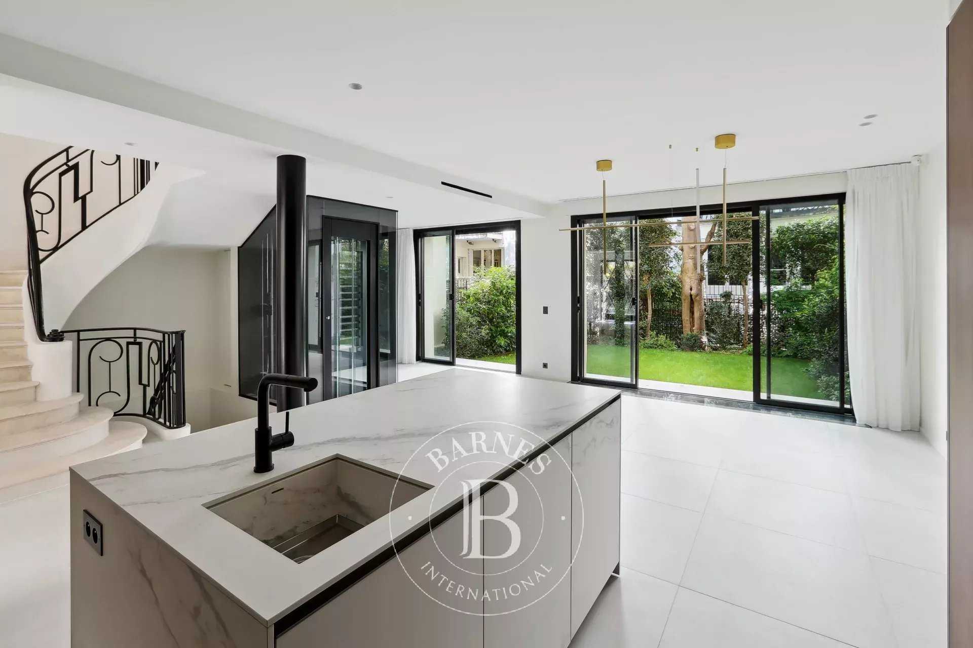 Neuilly-sur-Seine  - House 4 Bedrooms