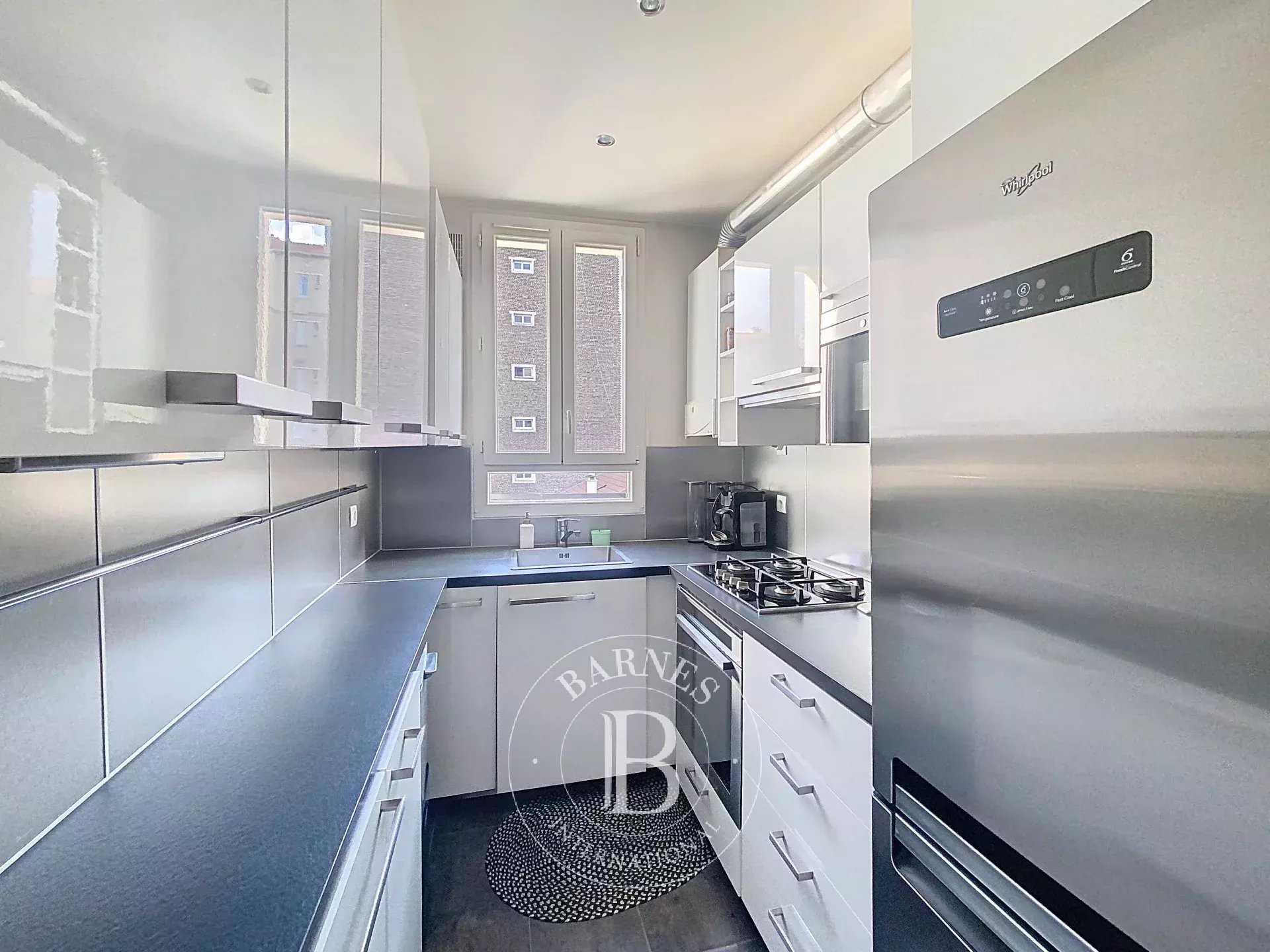 Courbevoie  - Appartement 3 Pièces 2 Chambres