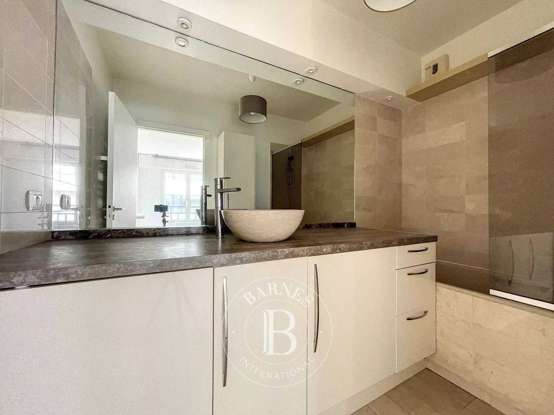 Neuilly-sur-Seine  - Appartement 2 Pièces, 1 Chambre