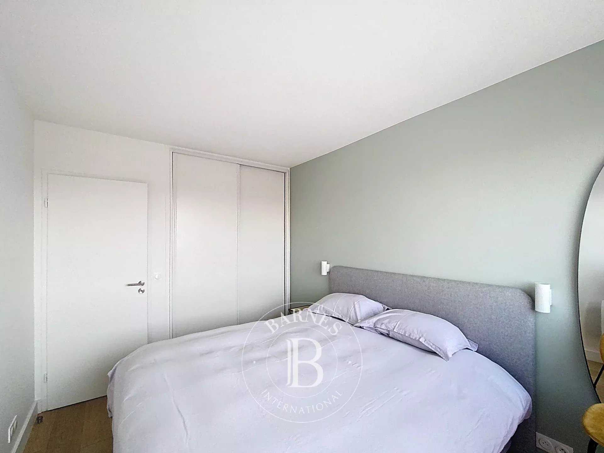 Courbevoie  - Appartement 3 Pièces 2 Chambres