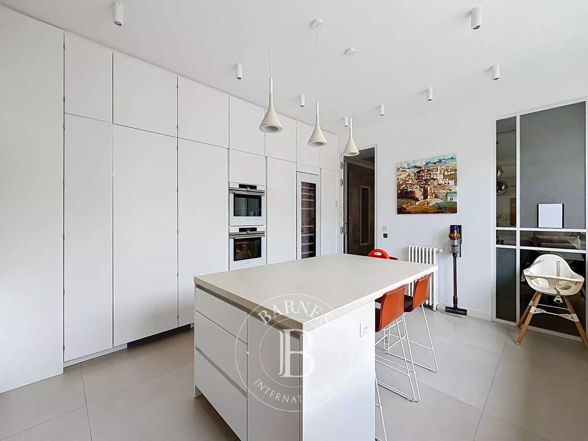 Neuilly-sur-Seine  - Apartment 4 Bedrooms