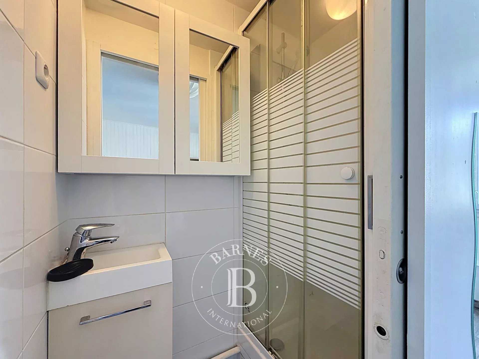 Neuilly-sur-Seine  - Apartment 