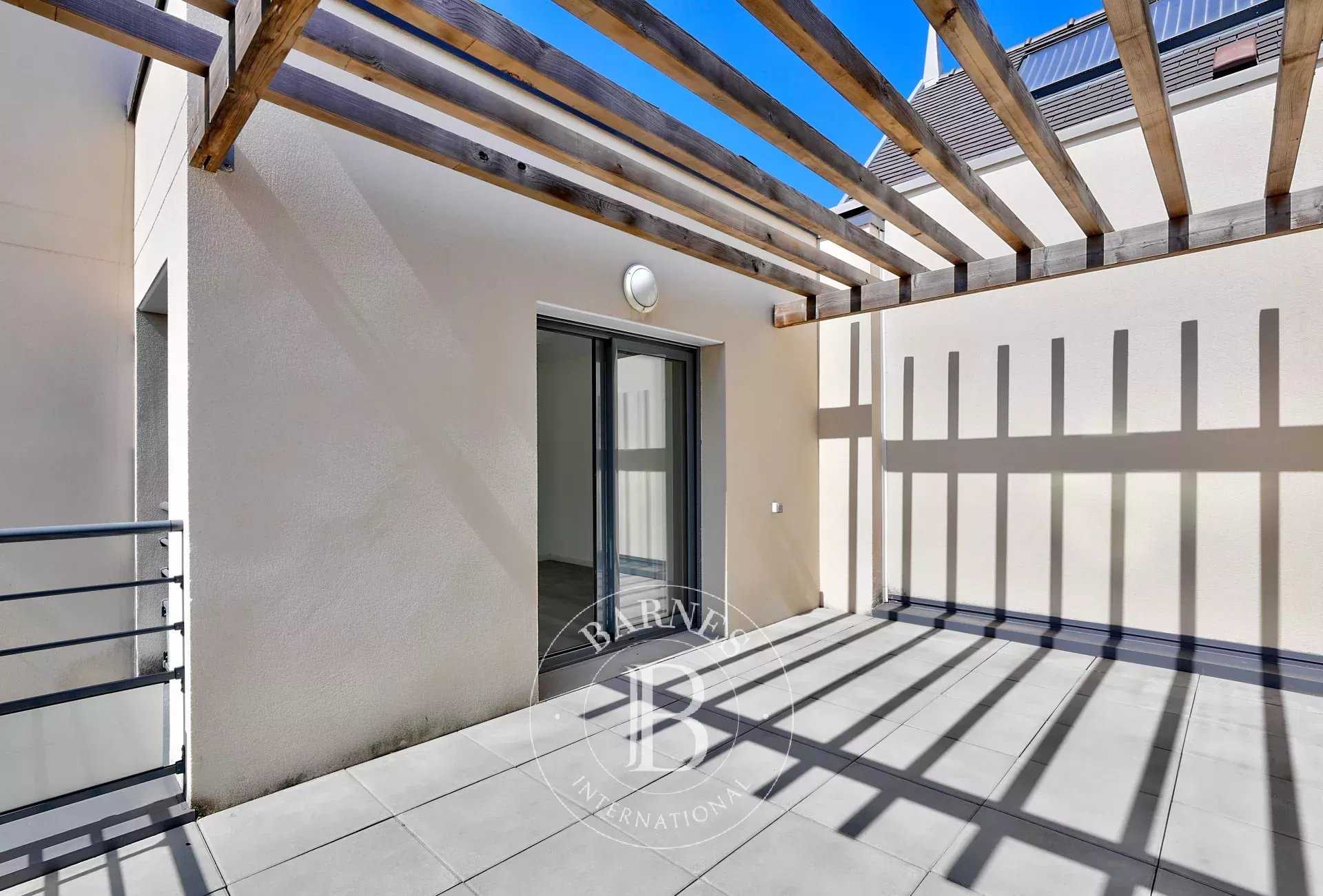 Puteaux  - Maison 6 Pièces 3 Chambres