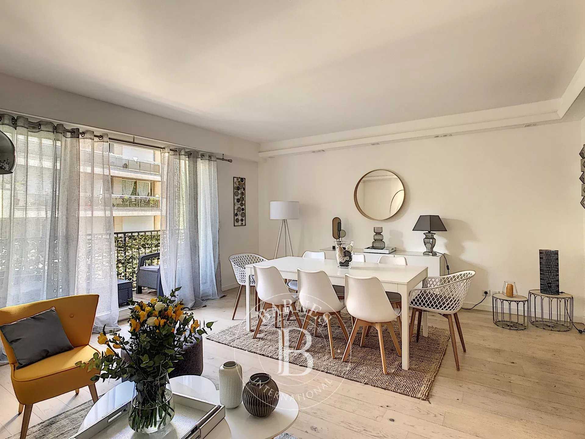 Neuilly-sur-Seine  - Appartement 2 Pi&egrave;ces, 1 Chambre