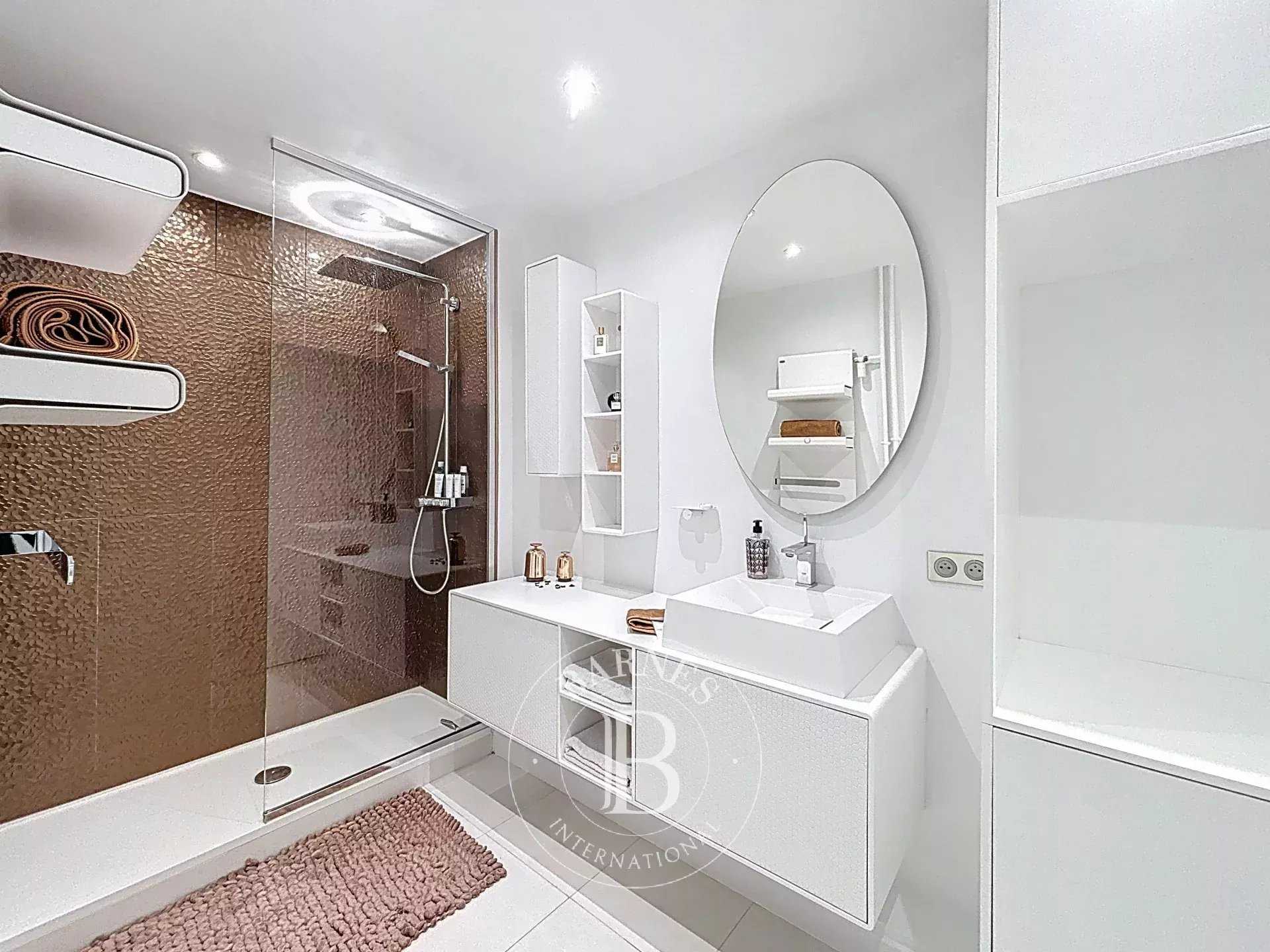 Levallois-Perret  - Piso 2 Cuartos, 1 Habitacion