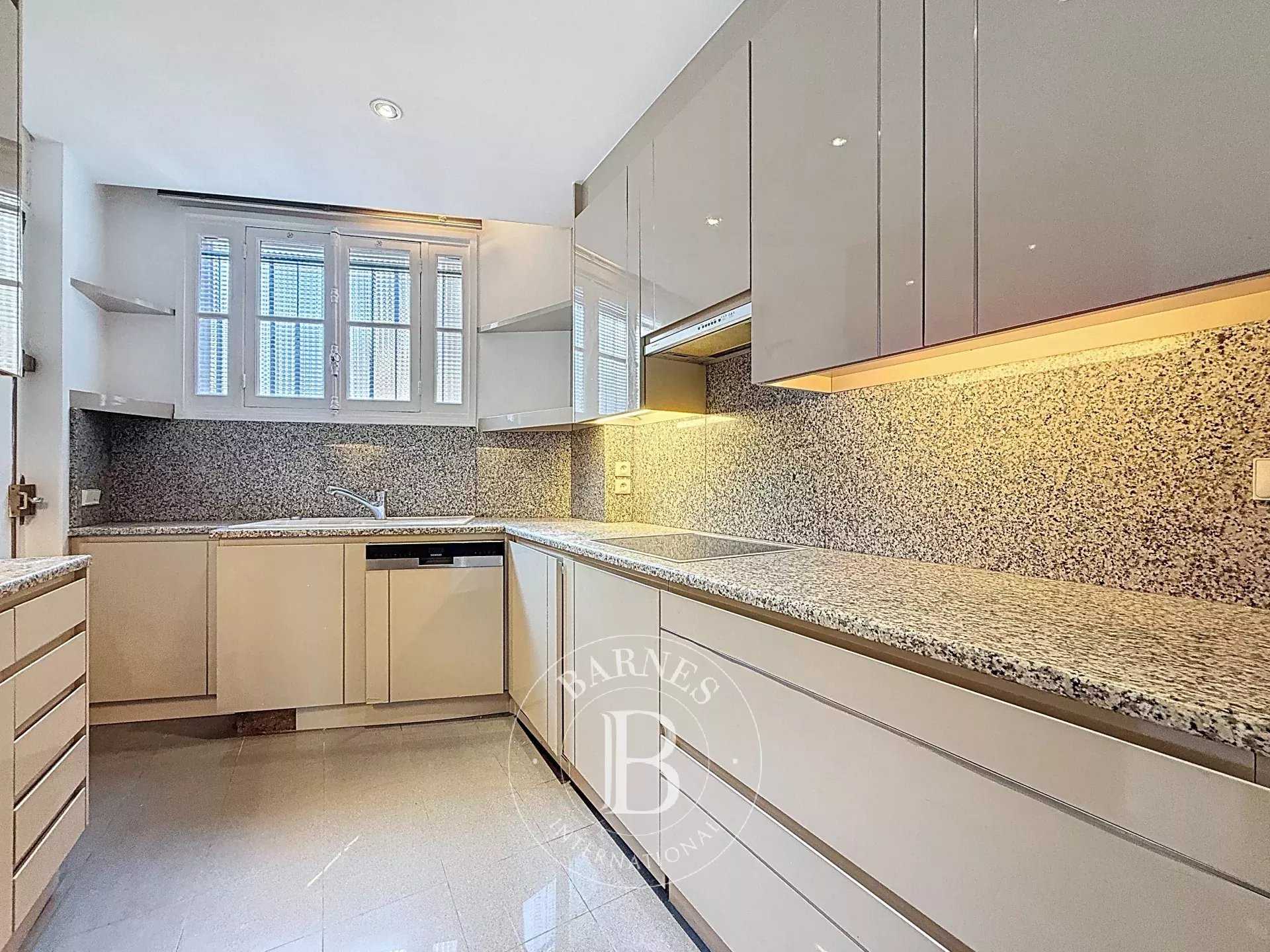 Neuilly-sur-Seine  - Appartement 4 Pièces 2 Chambres