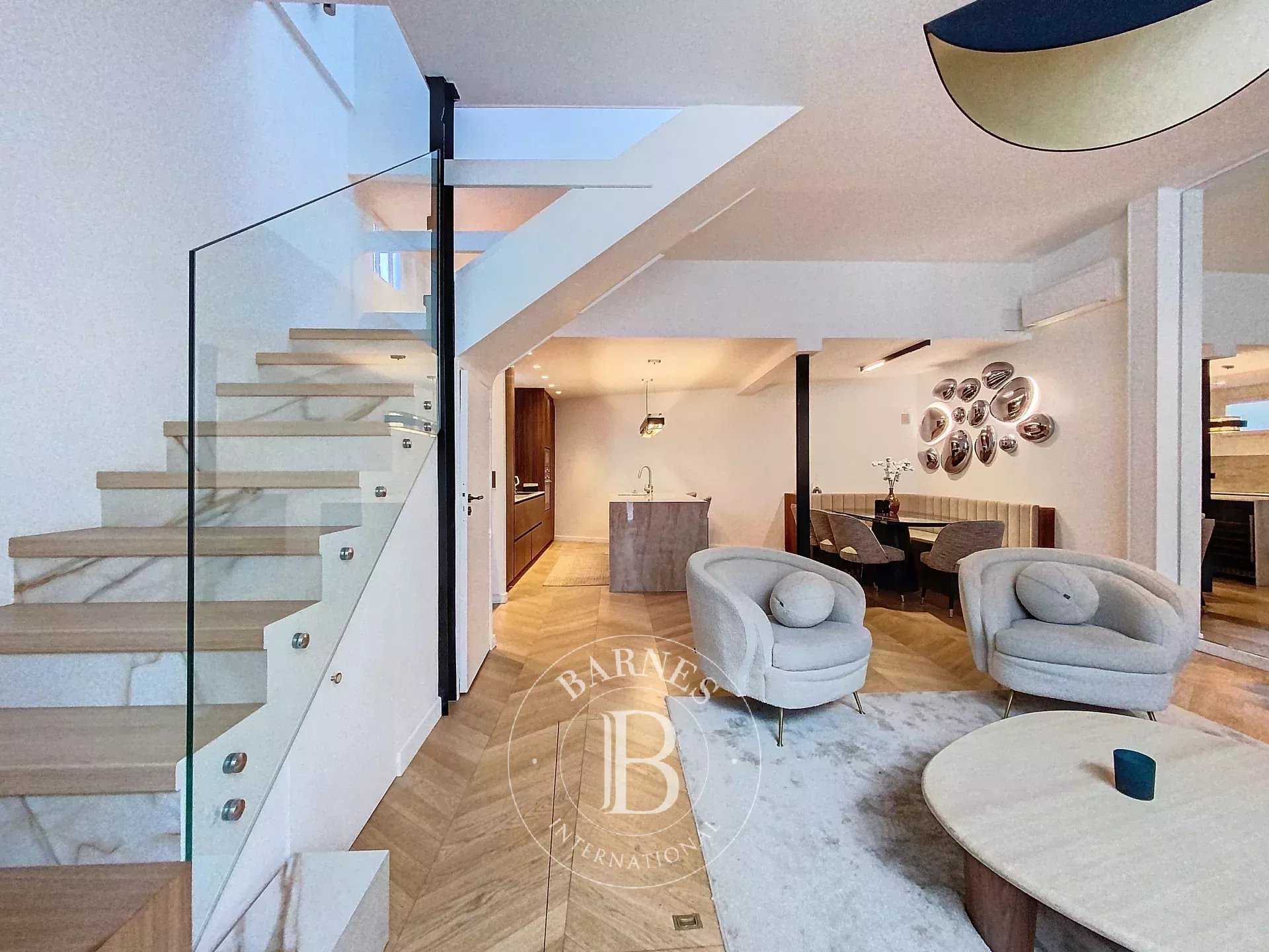 Courbevoie  - Townhouse 2 Bedrooms