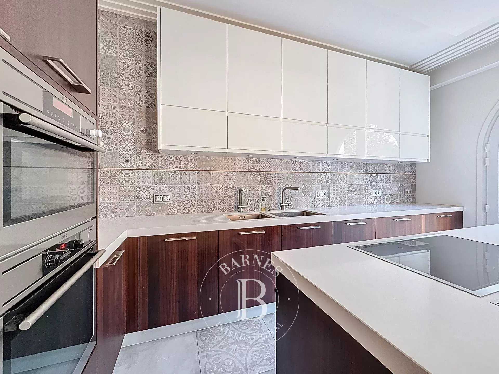 Neuilly-sur-Seine  - Apartment 6 Bedrooms