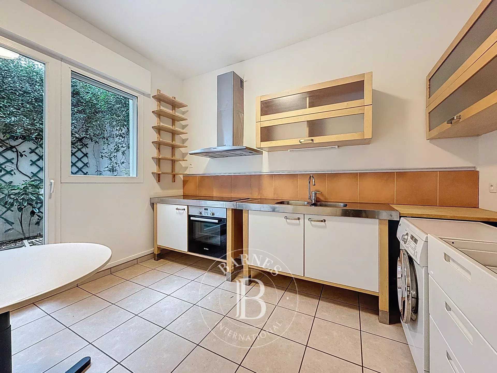 Levallois-Perret  - House 3 Bedrooms
