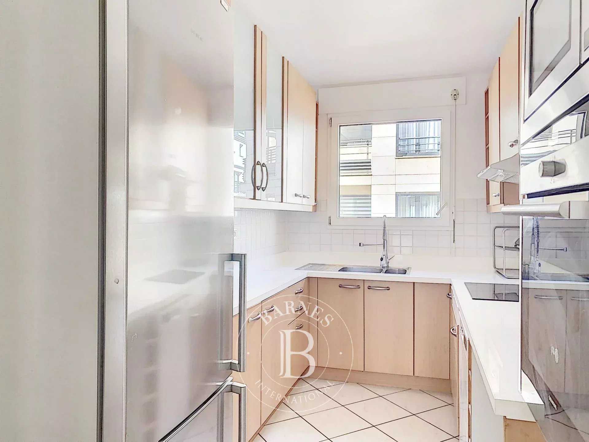 Levallois-Perret  - Apartment 3 Bedrooms