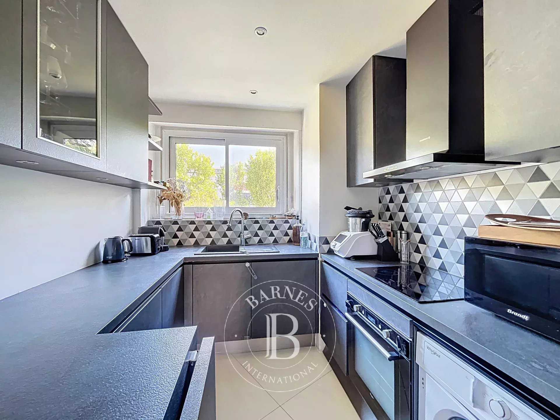 Neuilly-sur-Seine  - Appartement 5 Pièces 3 Chambres