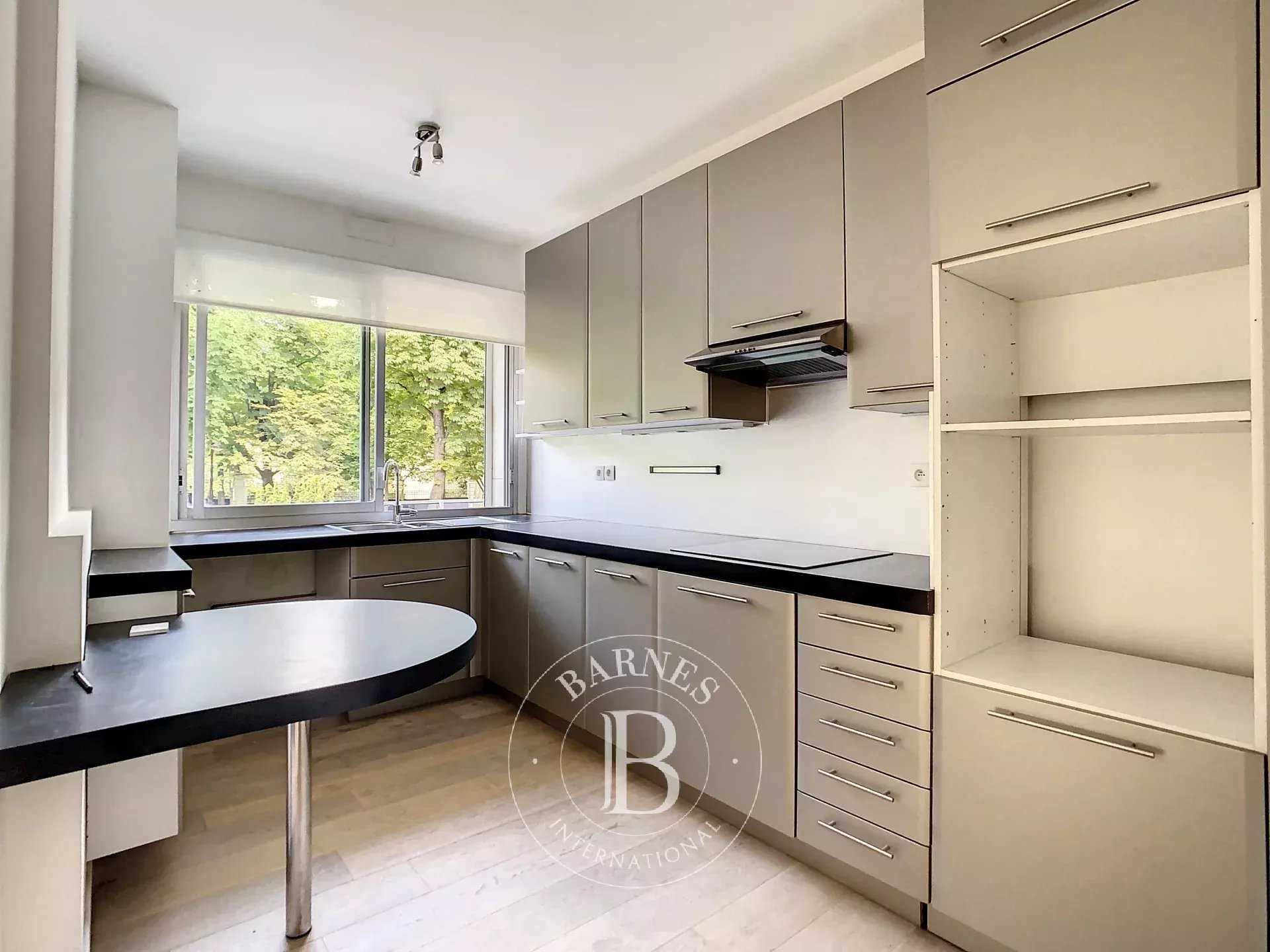 Neuilly-sur-Seine  - Apartment 3 Bedrooms