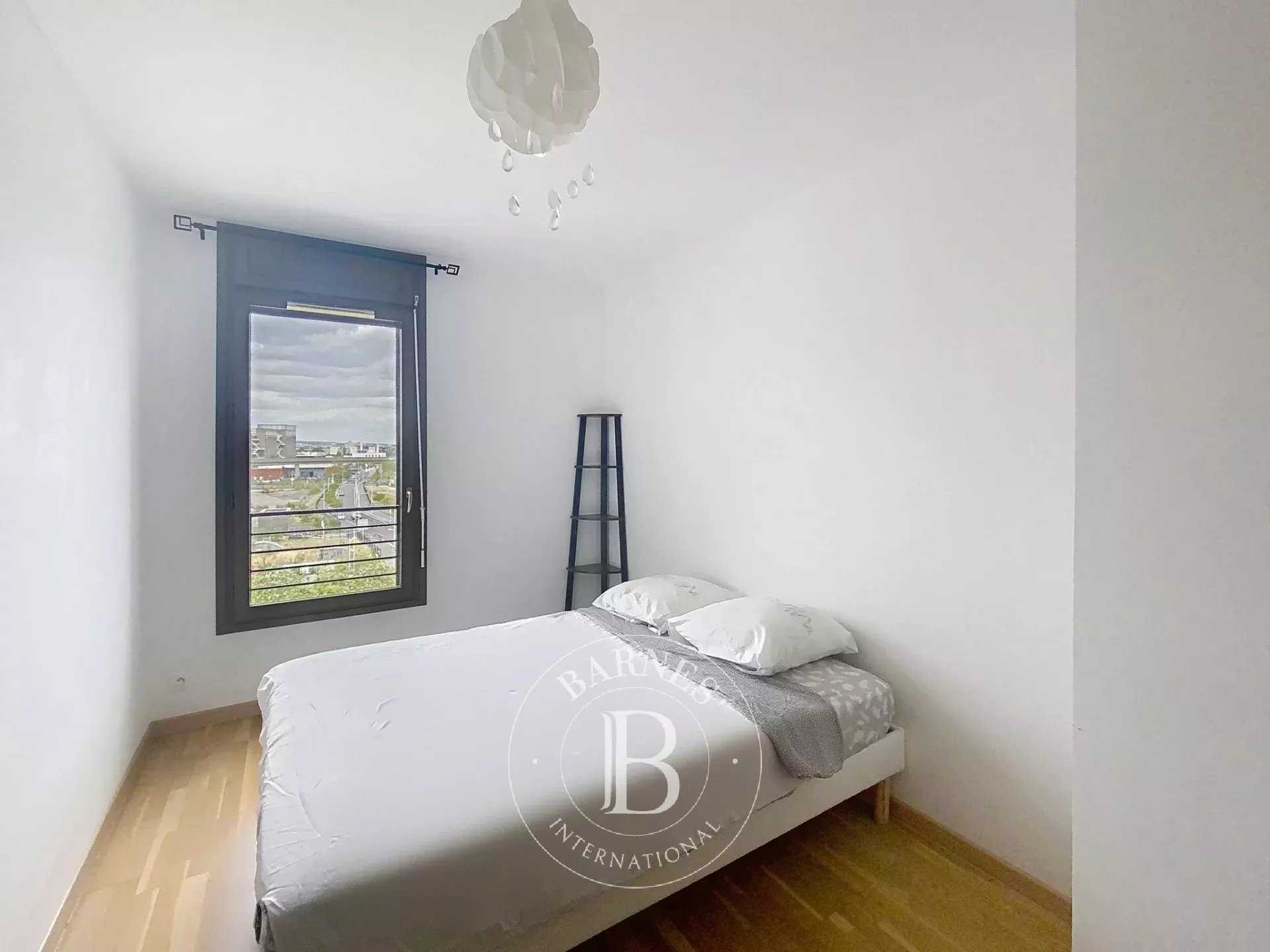 Nanterre  - Appartement 3 Pièces 2 Chambres