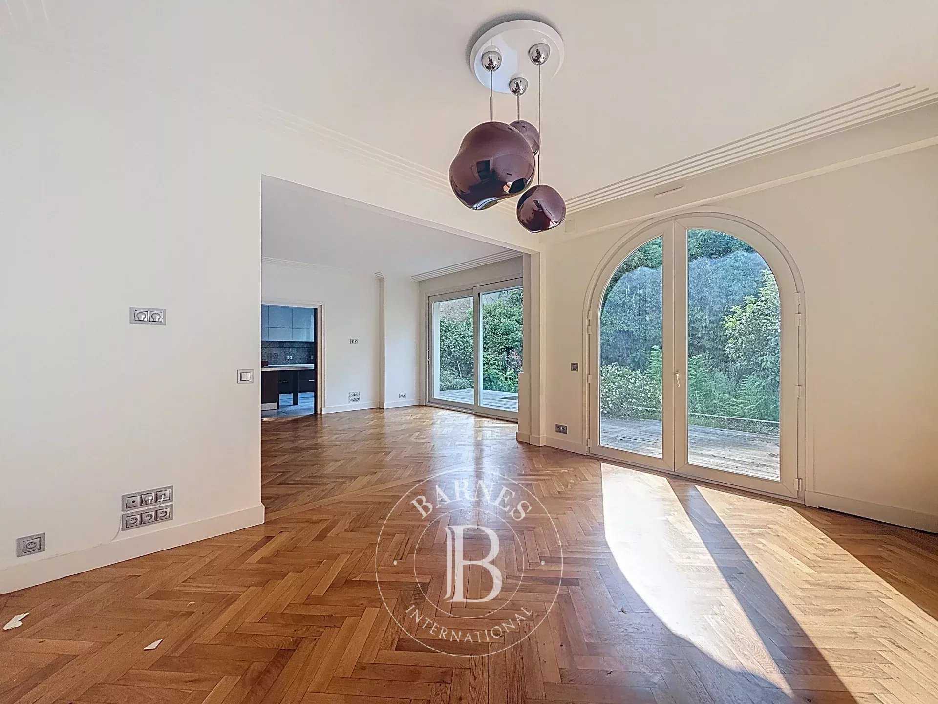 Neuilly-sur-Seine  - Apartment 6 Bedrooms
