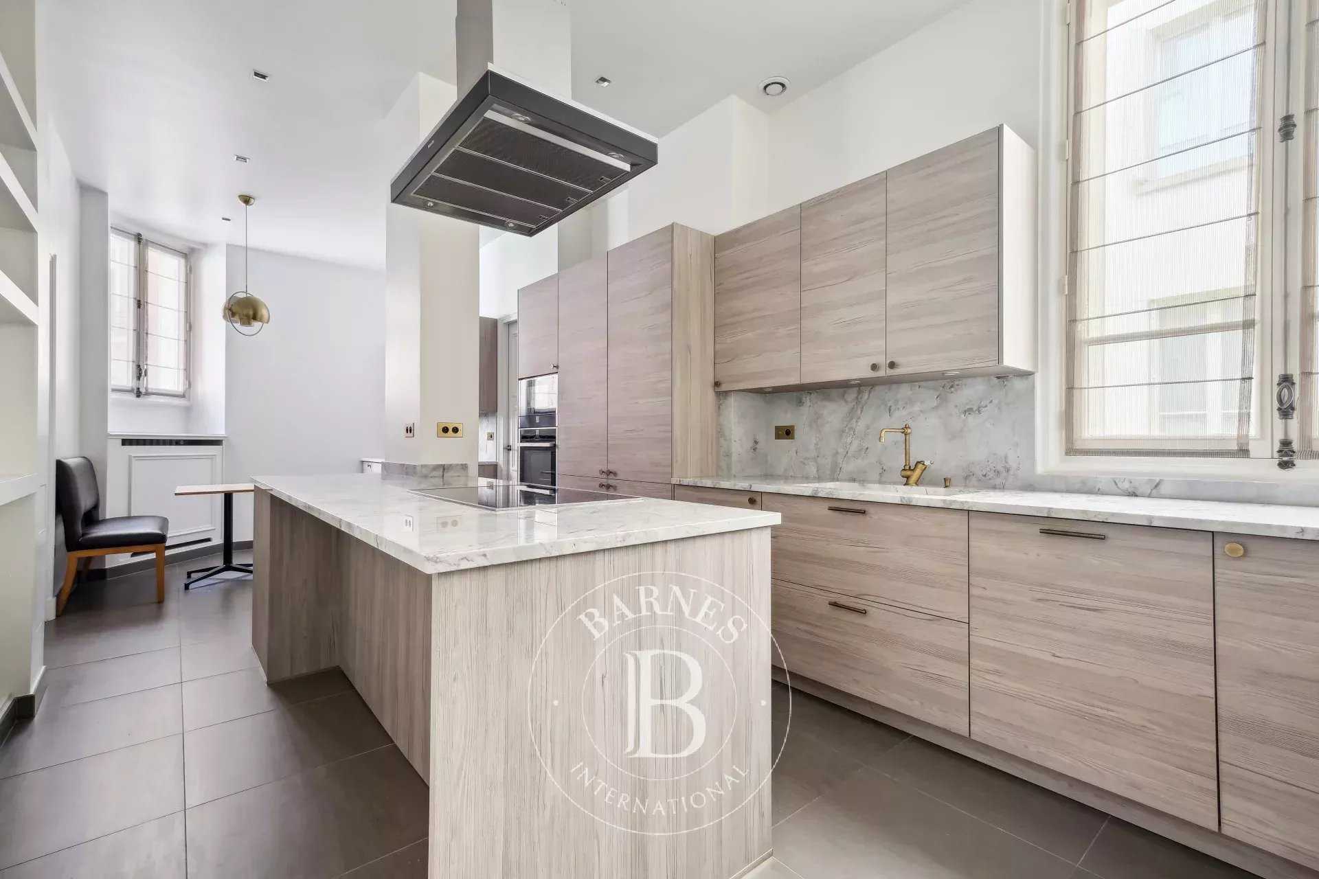 Neuilly-sur-Seine  - Appartement 8 Pi&egrave;ces 4 Chambres