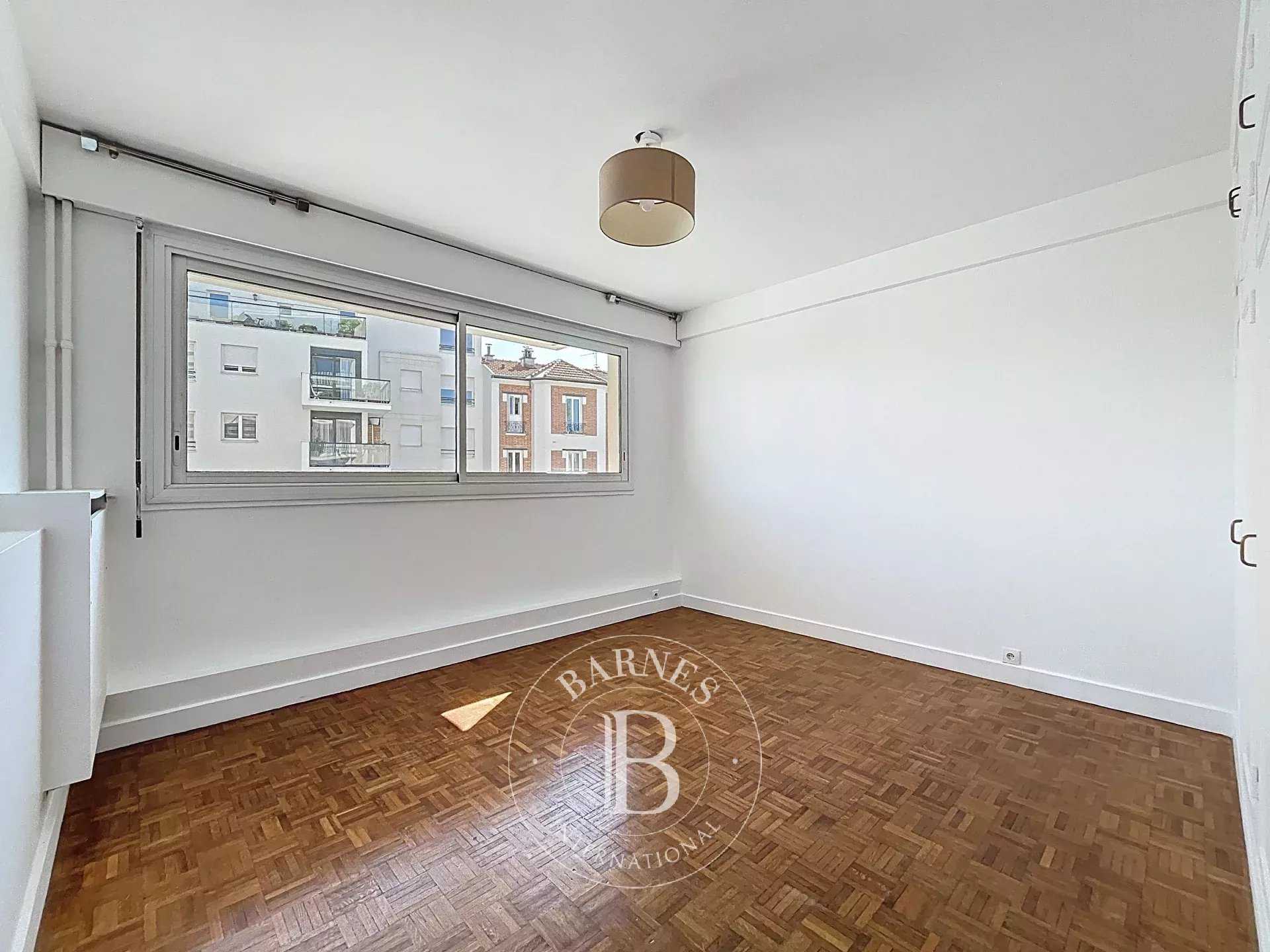 Courbevoie  - Appartement 4 Pièces 3 Chambres