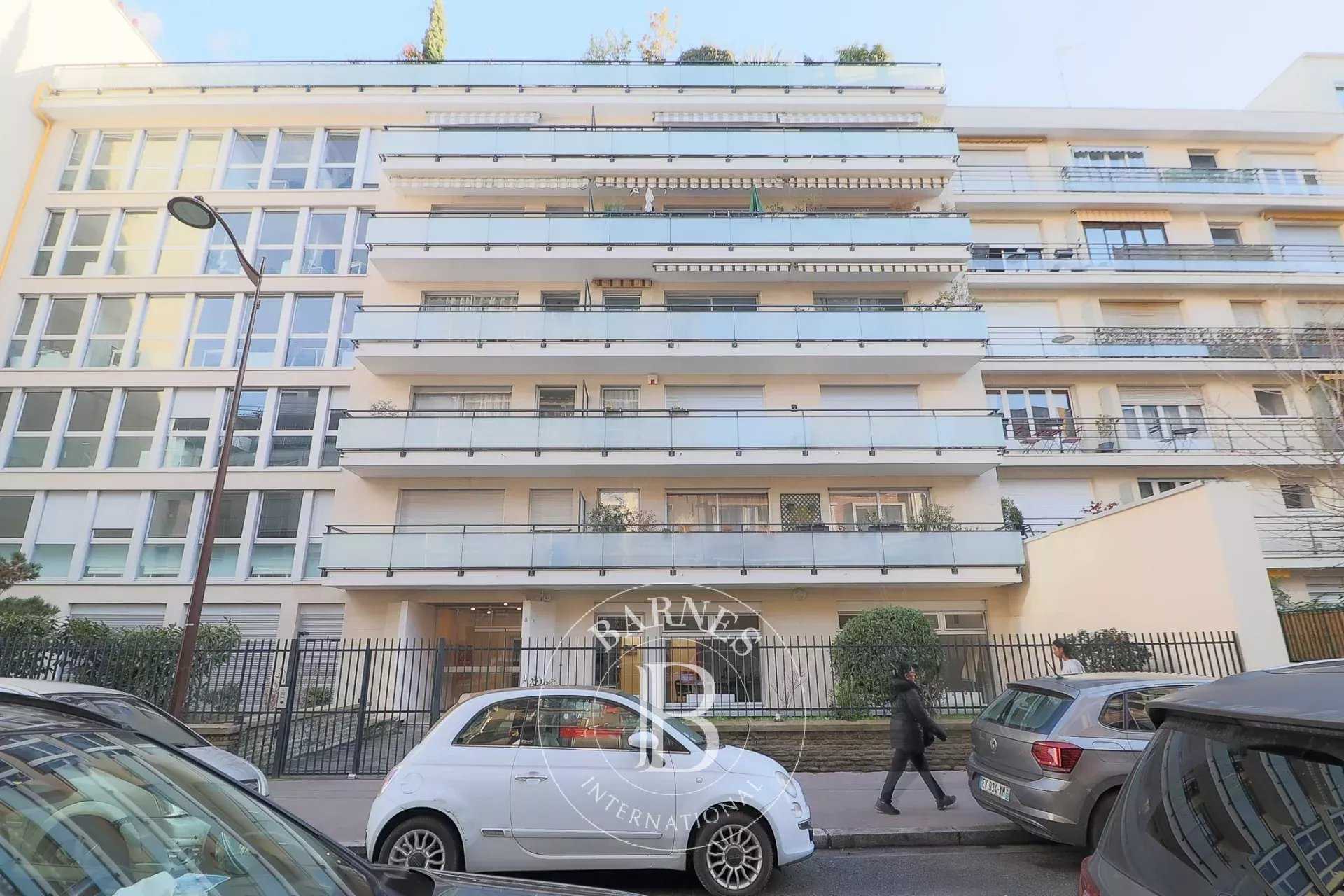 Neuilly-sur-Seine  - Apartment 3 Bedrooms